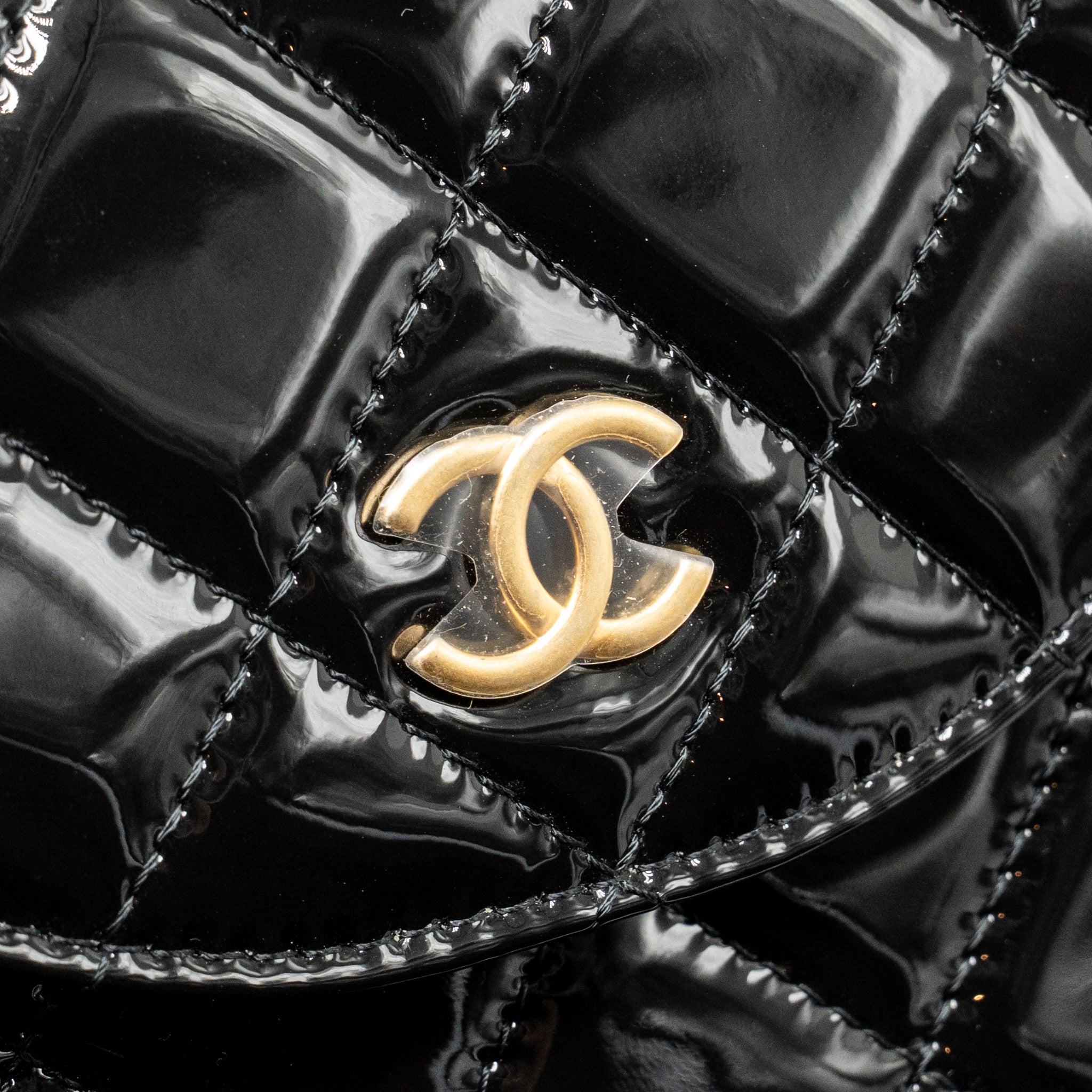 CHANEL ROUND CLUTCH PATENT LEATHER BLACK GHW (MICROCHIP)