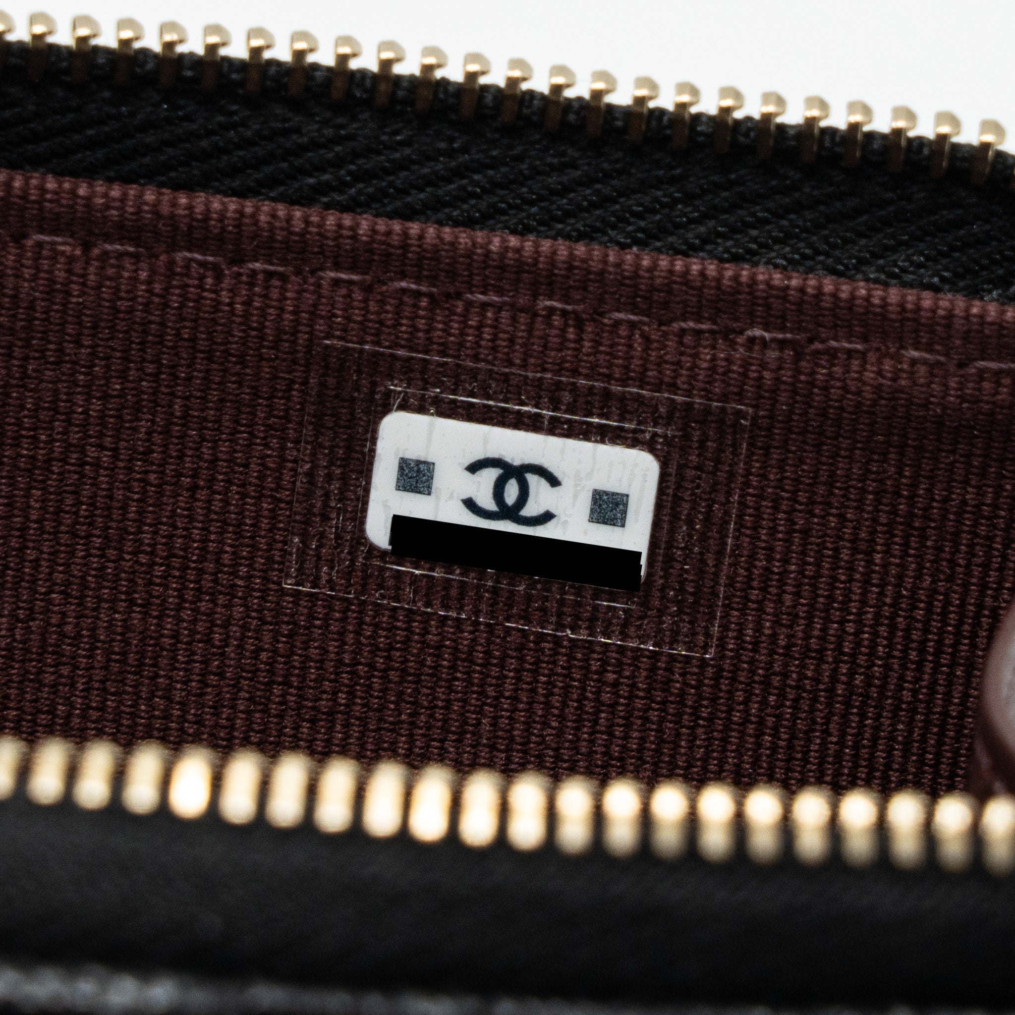 CHANEL L ZIPPER CARD HOLDER CAVIAR BLACK GHW (MICROCHIP )