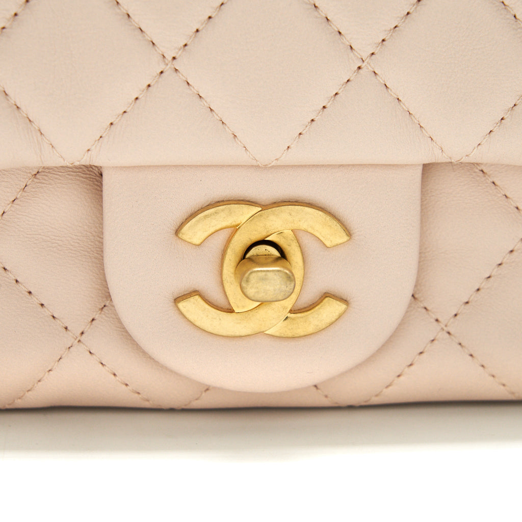 CHANEL 22C PEARL CRUSH MINI RECTANGULAR FLAP BAG LAMBSKIN LIGHT BERGE GHW (MICROCHIP)