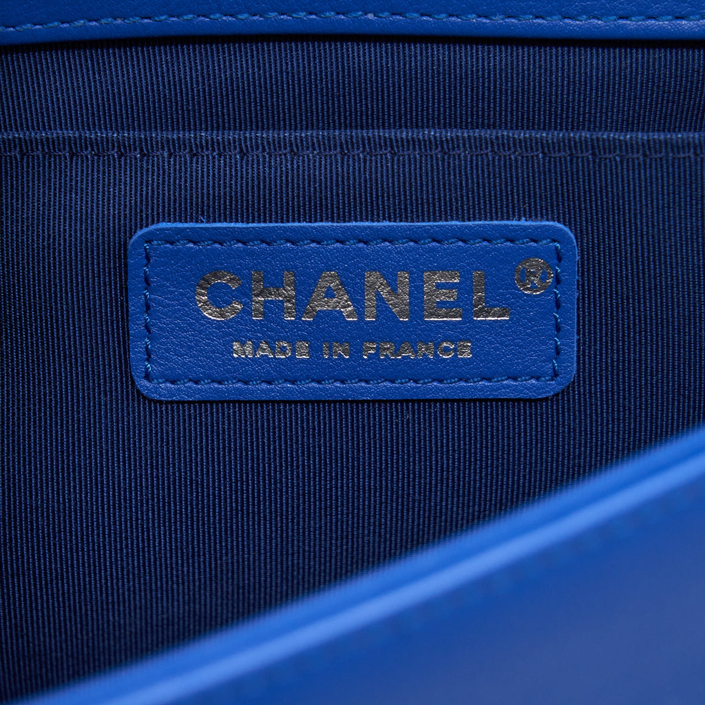 CHANEL MEDIUM CHEVRON BOY BAG LAMBSKIN BLUE RUTHENIUM HARDWARE