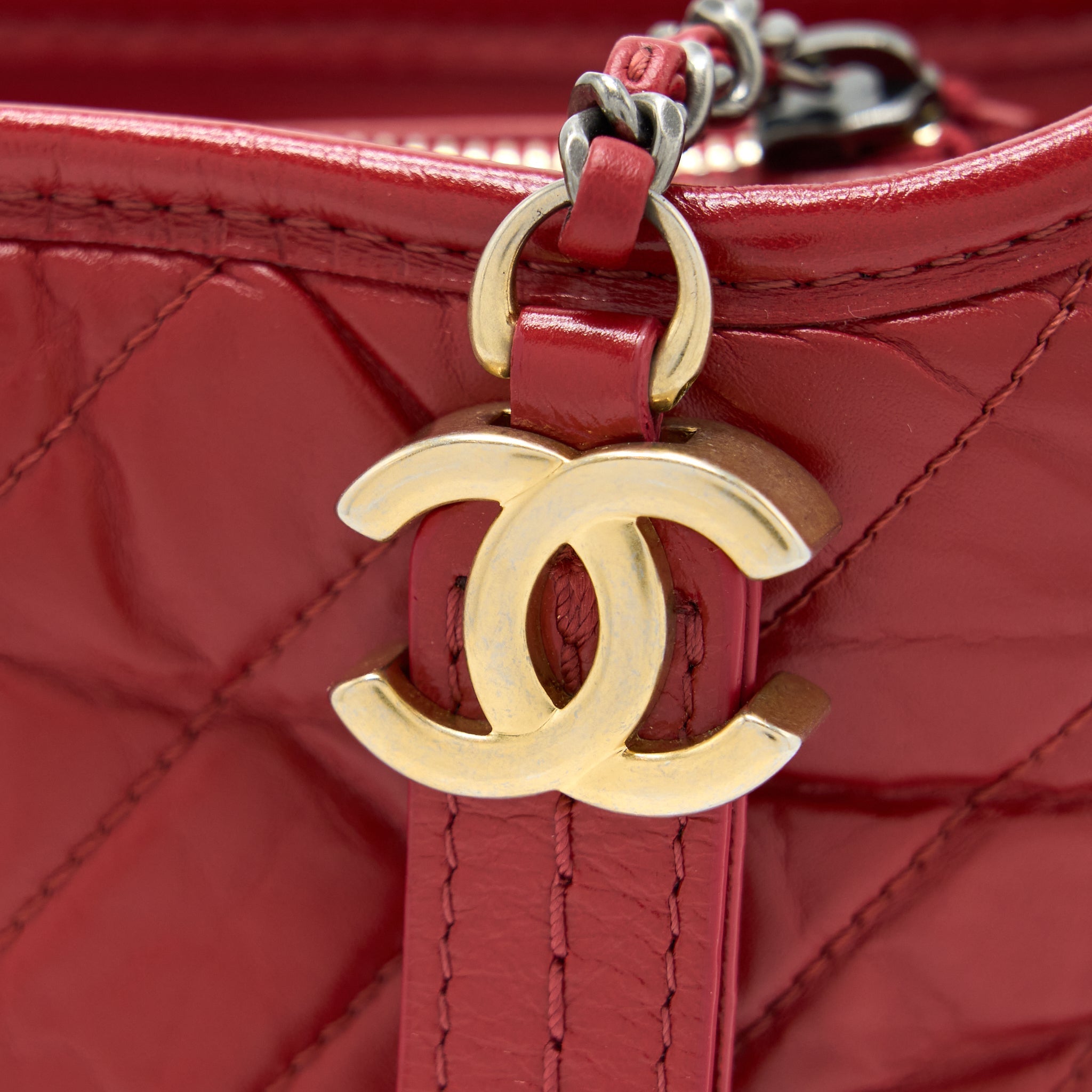 CHANEL SMALL GABRIELLE HOBO BAG AGED CALFSKIN RED MULTICOLOUR HARDWARE
