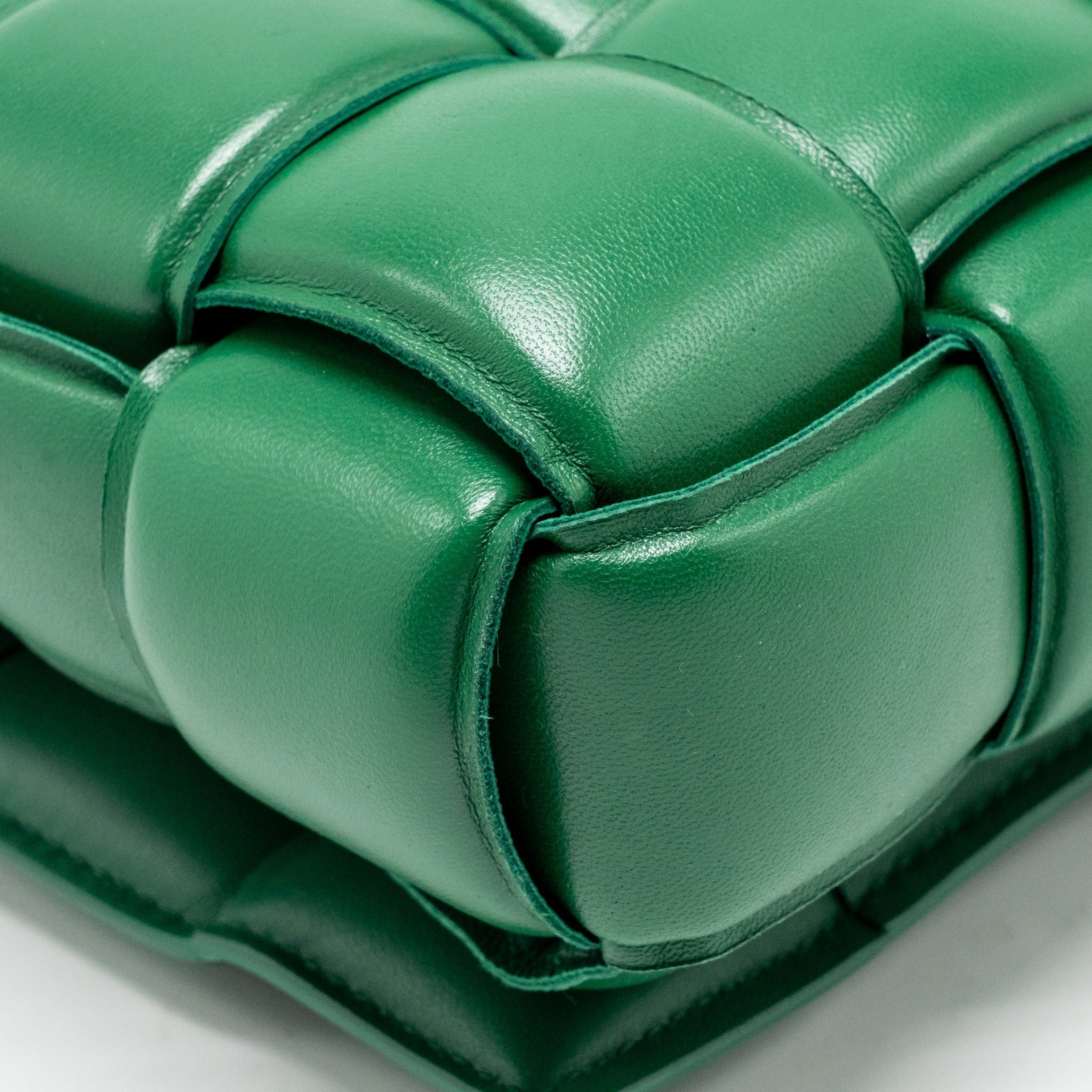 BOTTEGA VENETA PADDED CASSETTE INTRECCIO NAPPA LAMBSKIN GREEN GHW