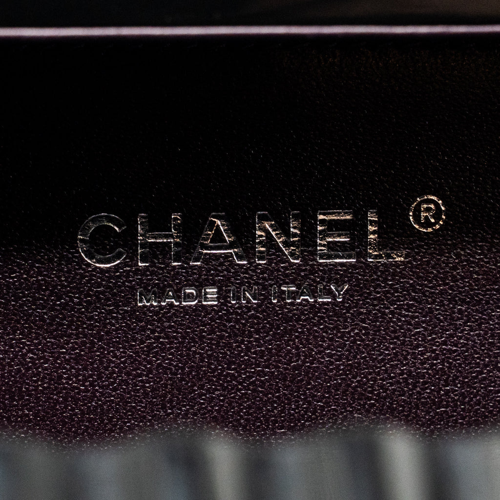 CHANEL 18A PARIS HAMBURG MINAUDIERE SHIPPING CONTAINER EVENING CLUTCH PLEXIGLASS/METAL BLACK SHW