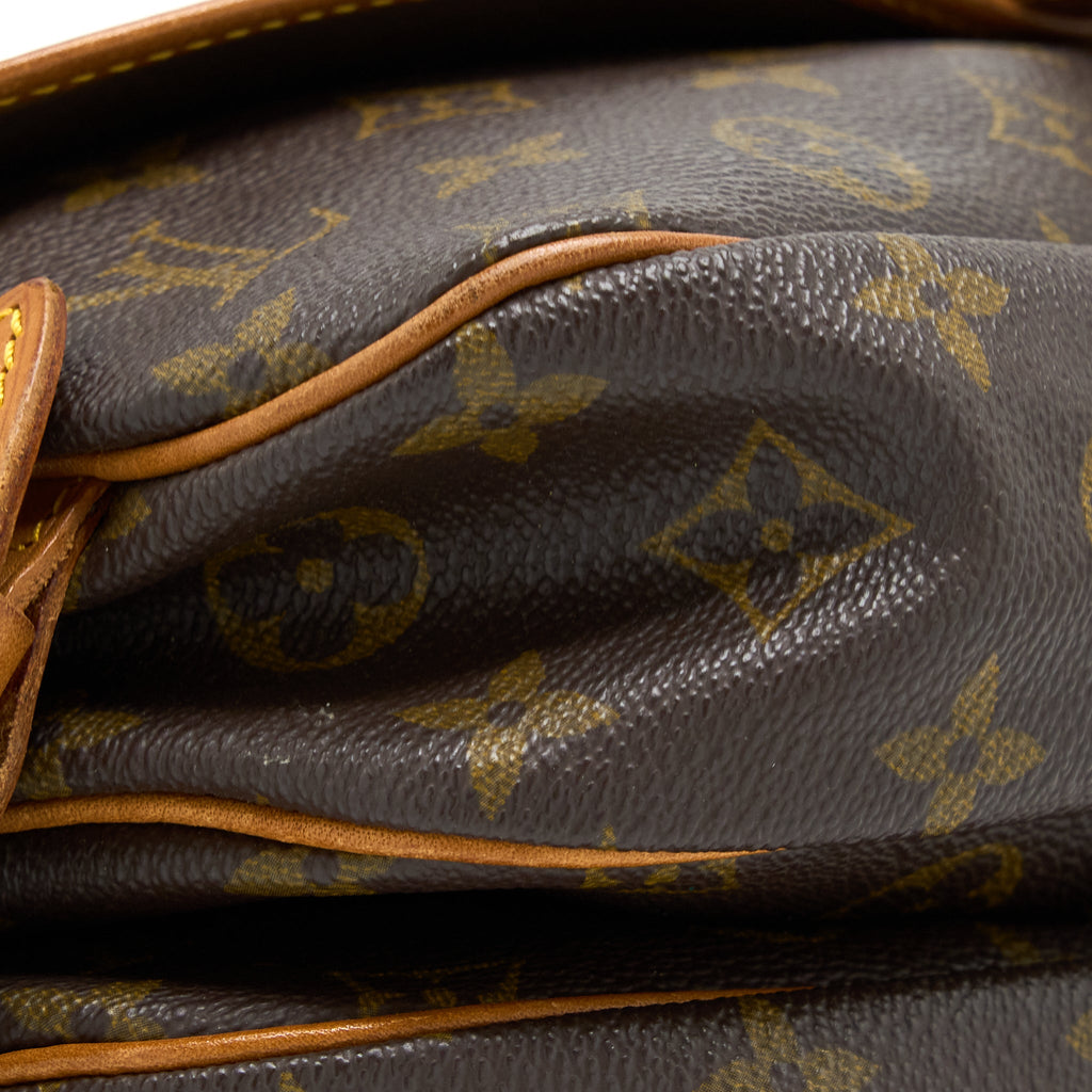 LOUIS VUITTON VINTAGE SAUMUR CLOTH CROSSBODY BAG MONOGRAM CANVAS GHW