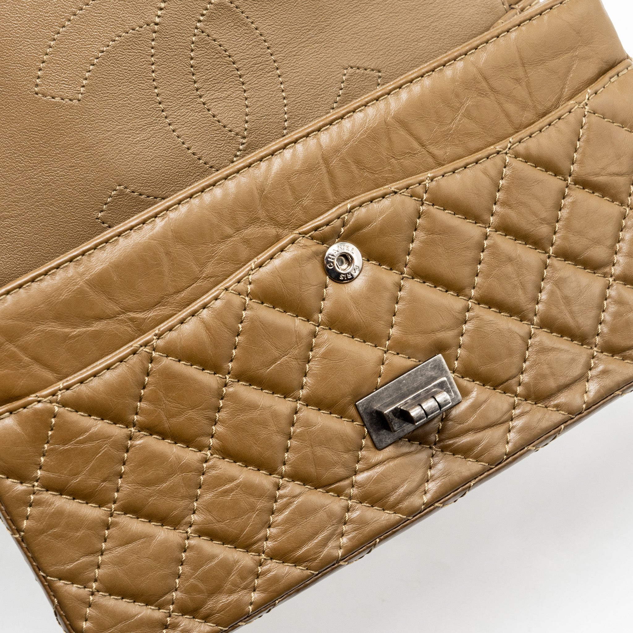 CHANEL SMALL 2.55 REISSUE FLAP BAG CALFSKIN KHAKI RUTHENIUM HARDWARE