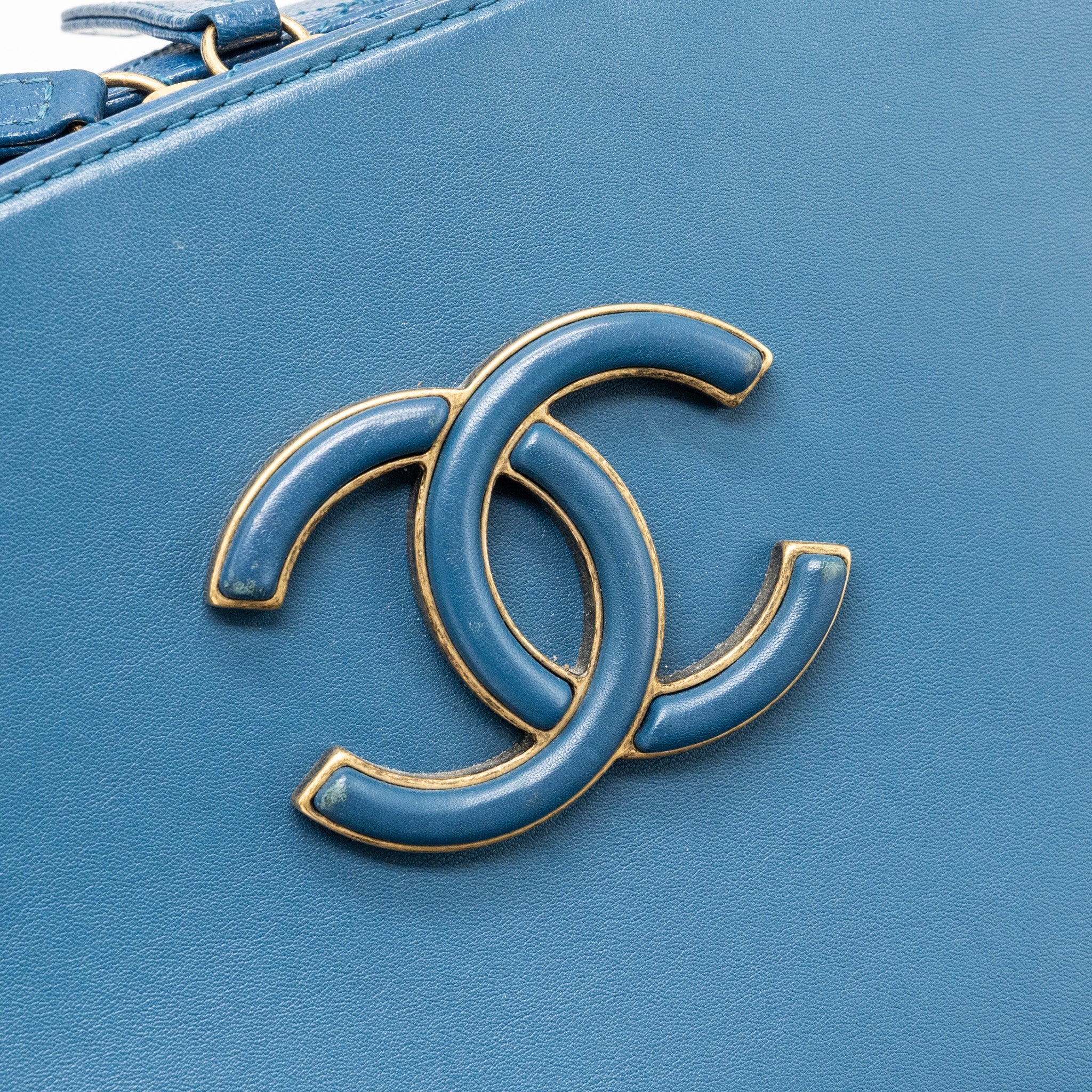 CHANEL TOP HANDLE ZIP VANITY BAG LEATHER BLUE GHW