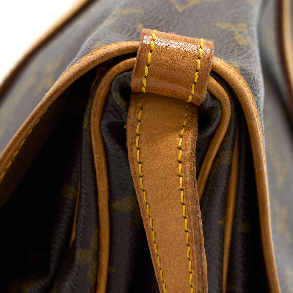 LOUIS VUITTON VINTAGE SAUMUR CLOTH CROSSBODY BAG MONOGRAM CANVAS GHW