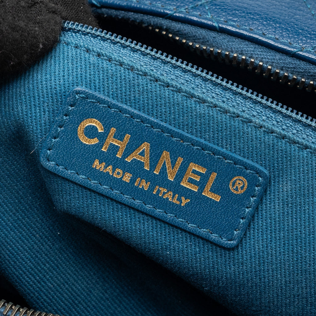 CHANEL TOP HANDLE ZIP VANITY BAG LEATHER BLUE GHW