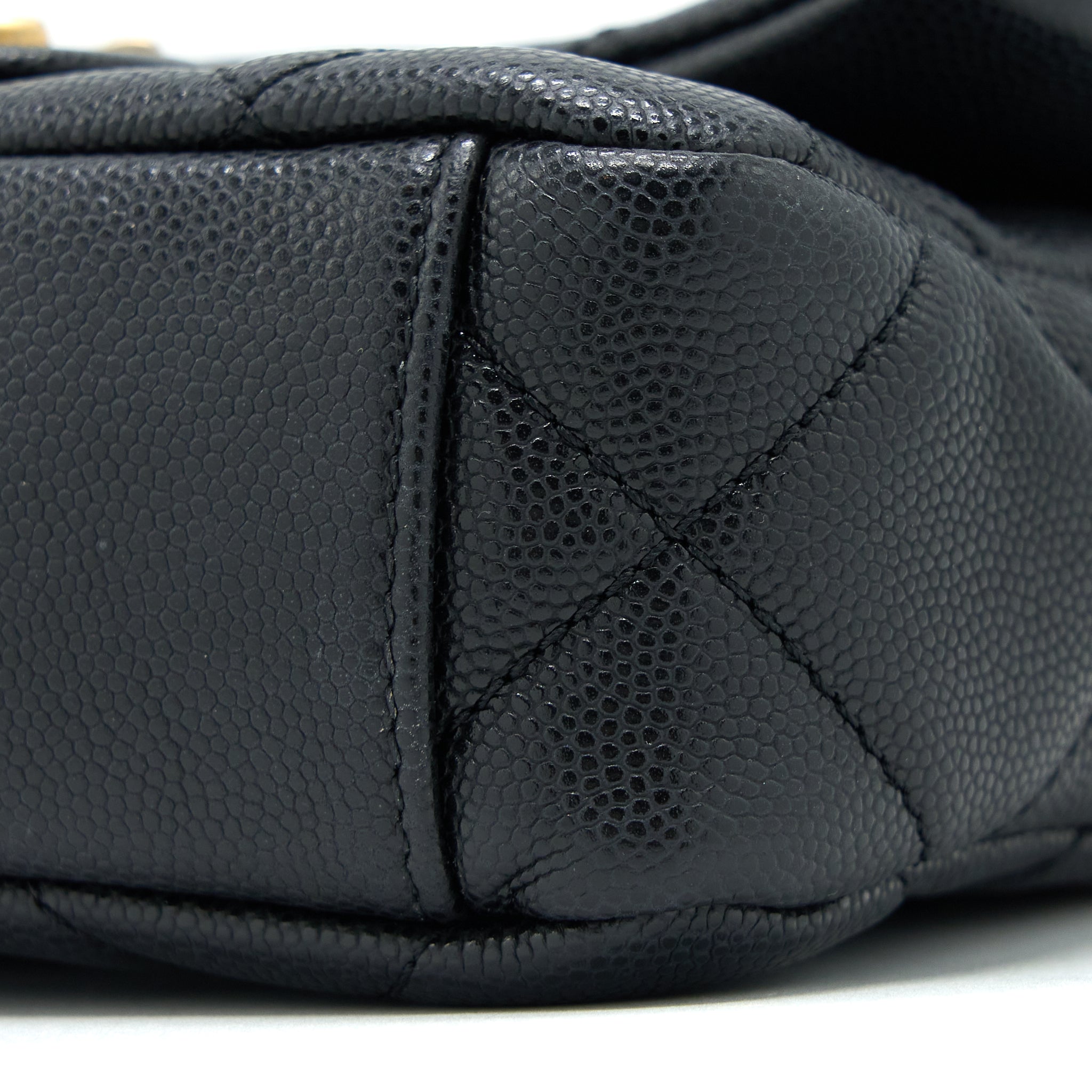 CHANEL 22A SQUARE FLAP BAG CAVIAR BLACK GHW (MICROCHIP)