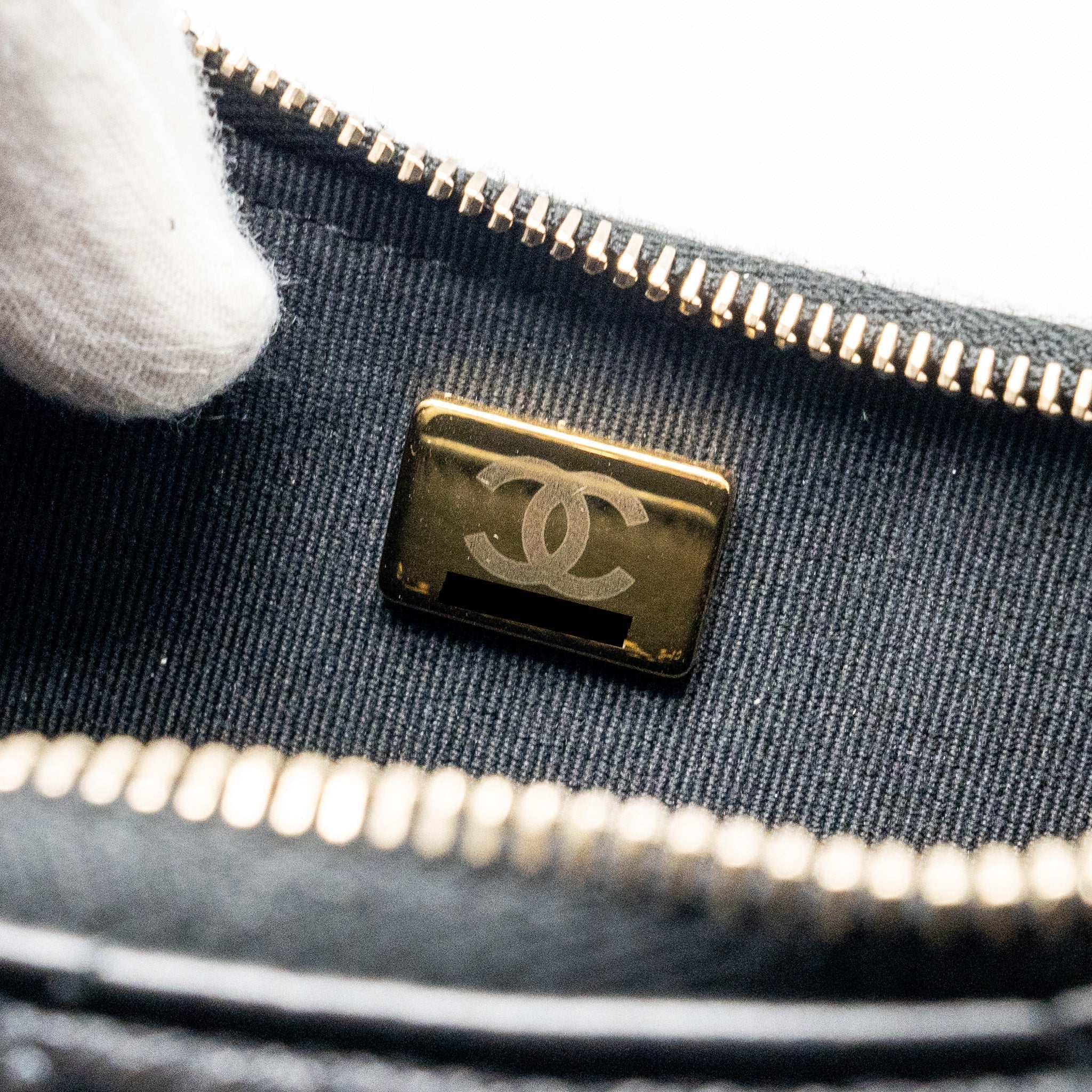 CHANEL 23K HOBO SHOULDER BAG CALFSKIN BLACK GHW (MICROCHIP)