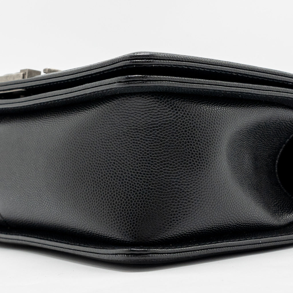 CHANEL MEDIUM BOY BAG CAVIAR BLACK SHW (MICROCHIP)