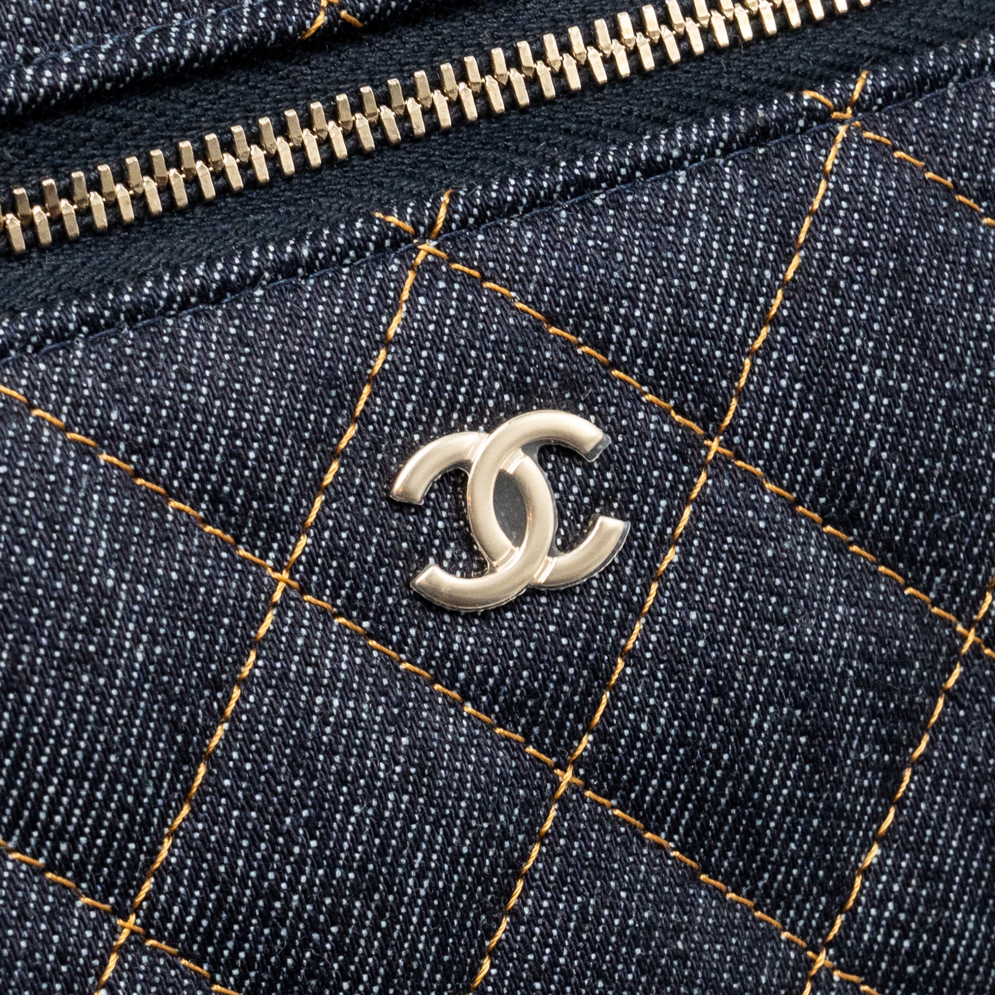 CHANEL 26P TOP HANDLE VANITY DENIM DARK BLUE LGHW (MICROCHIP)