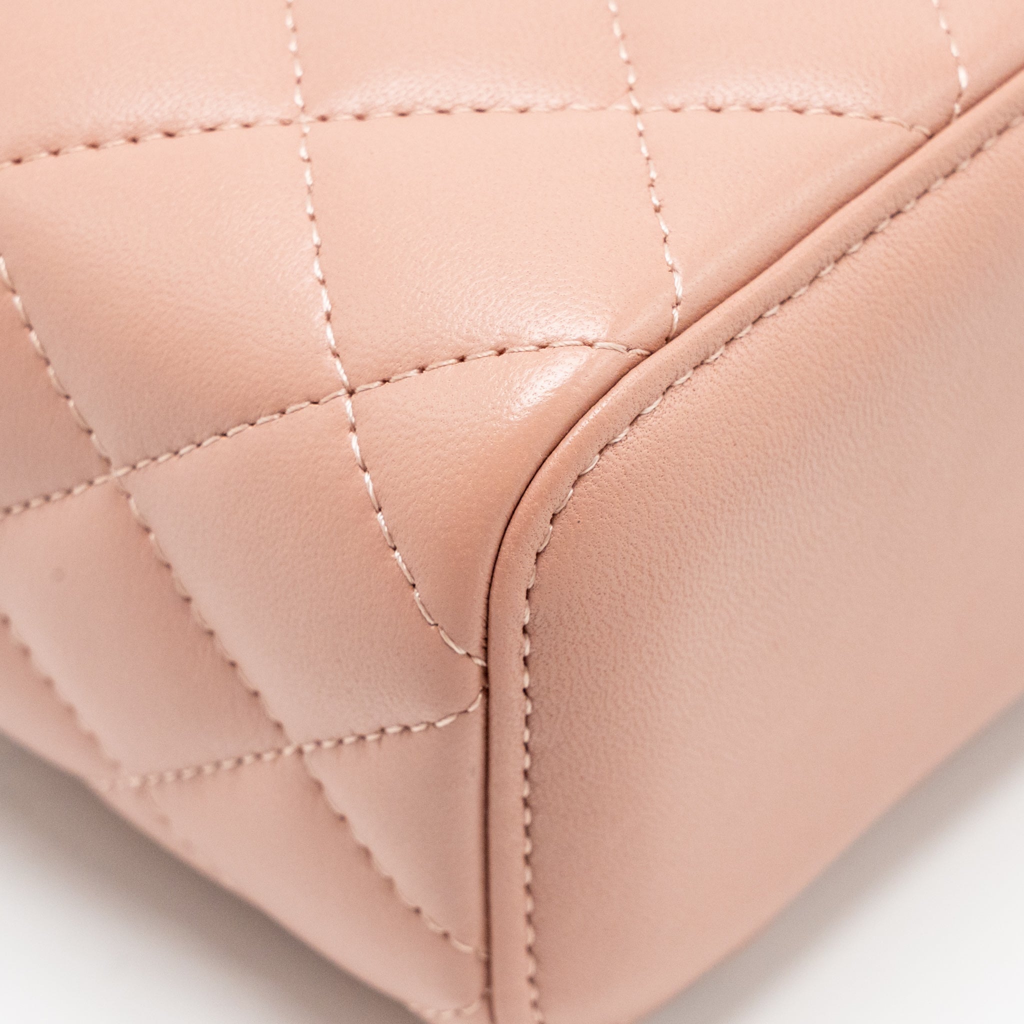 CHANEL PEARL CRUSH MINI VANITY WITH CHAIN LAMBSKIN PINK GHW