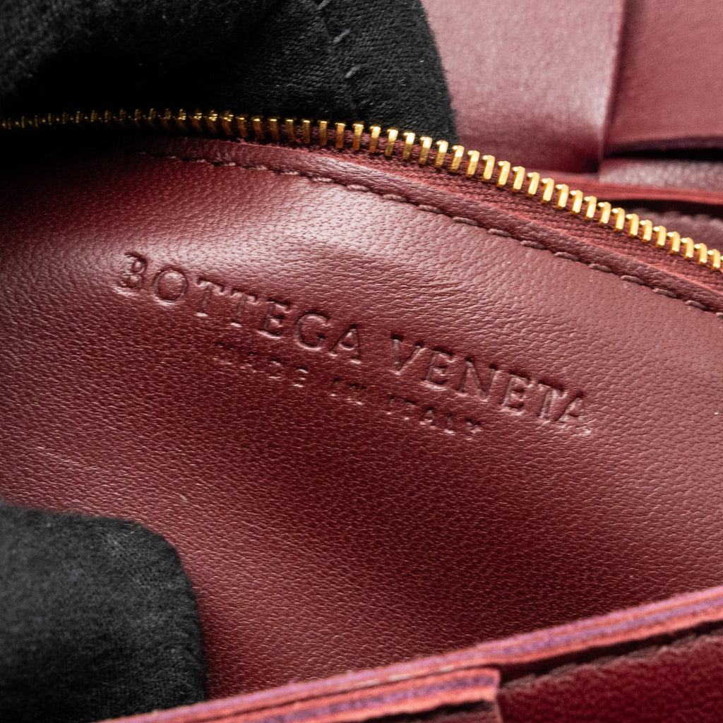 BOTTEGA VENETA CLASSIC CASSETTE BAG LAMBSKIN BURGUNDY GHW