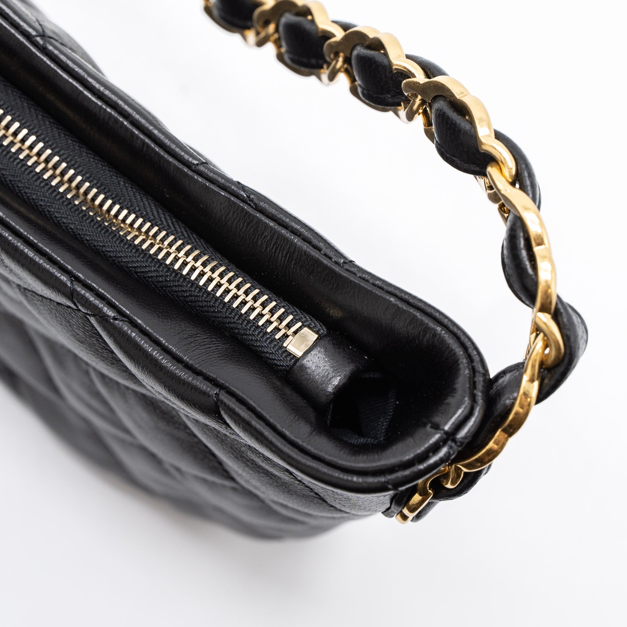 CHANEL 22K HOBO SHOULDER BAG LAMBSKIN BLACK GHW (MICROCHIP)