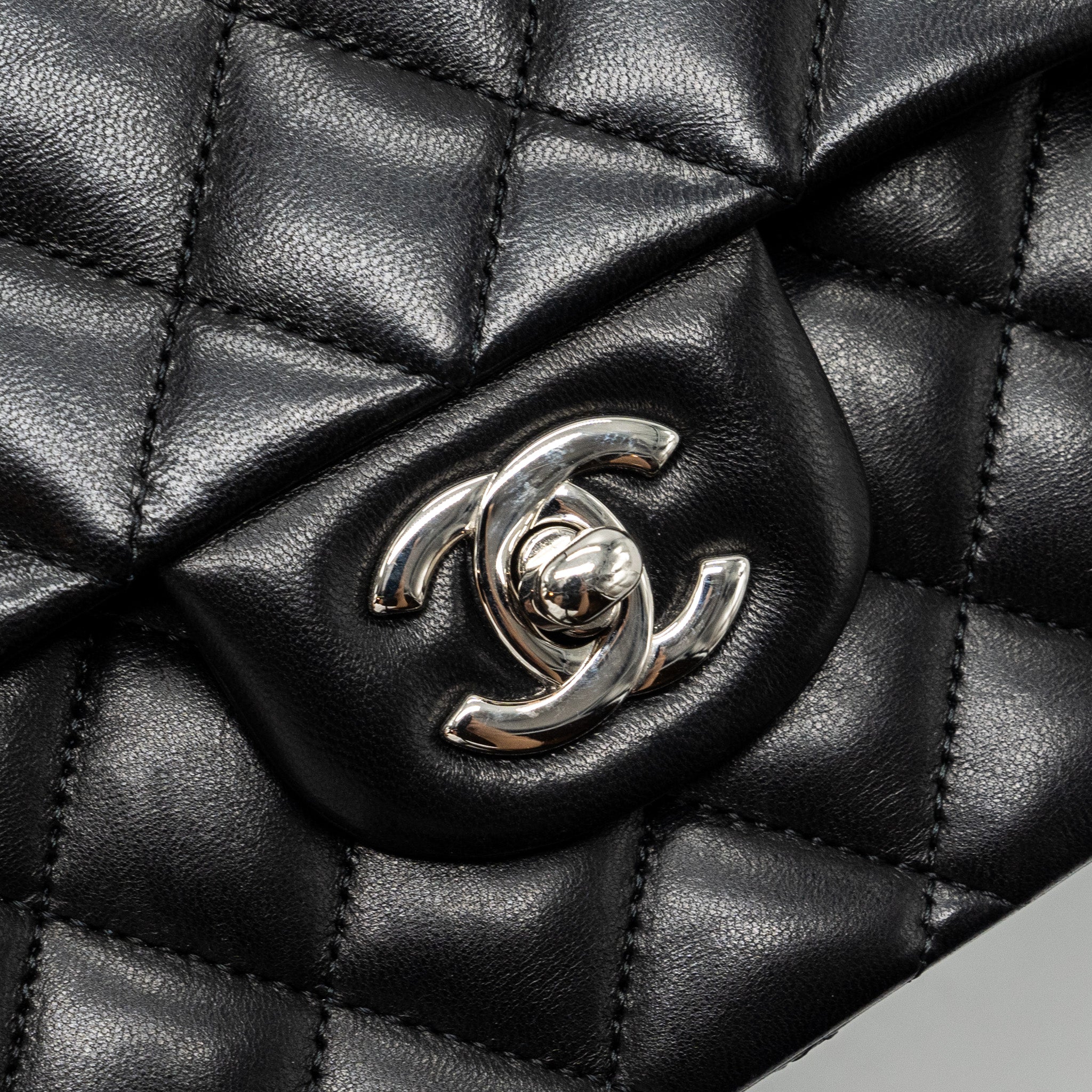 CHANEL MEDIUM CLASSIC DOUBLE FLAP BAG LAMBSKIN BLACK SHW