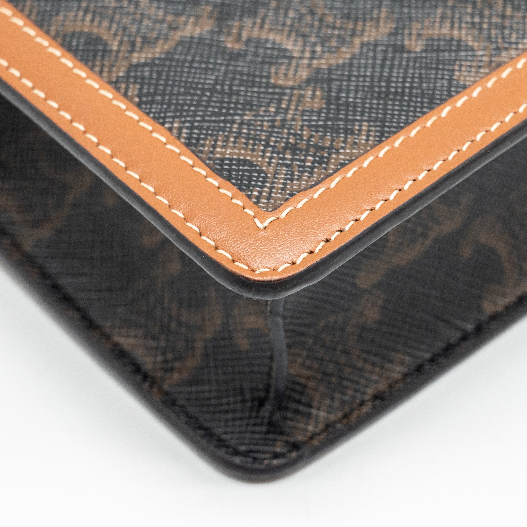 CELINE WALLET ON CHAIN MARGO TRIOMPHE CANVAS/CALFSKIN TAN GHW