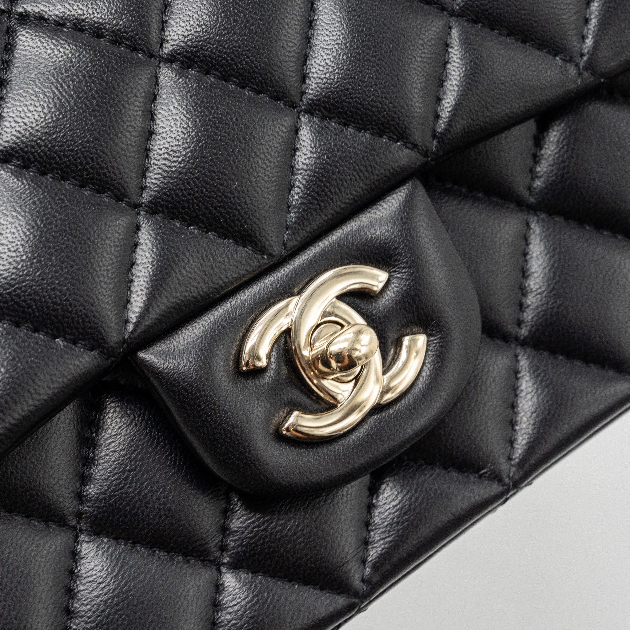 CHANEL TOP HANDLE MINI RECTANGULAR LAMBSKIN BLACK LGHW(MICROCHIP)