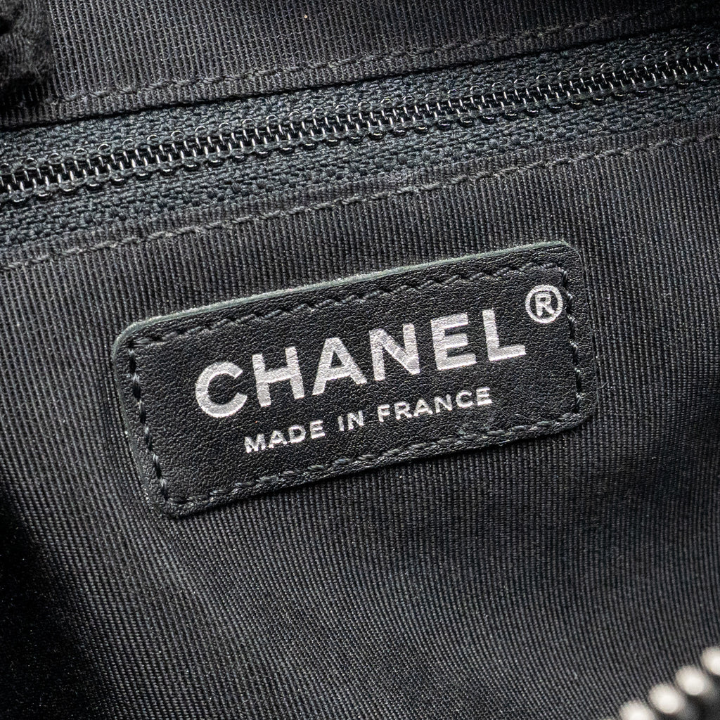 CHANEL MEDIUM CASUAL ROCK FLAP BAG GRAINED CALFSKIN BLACK RUTHENIUM HARDWARE