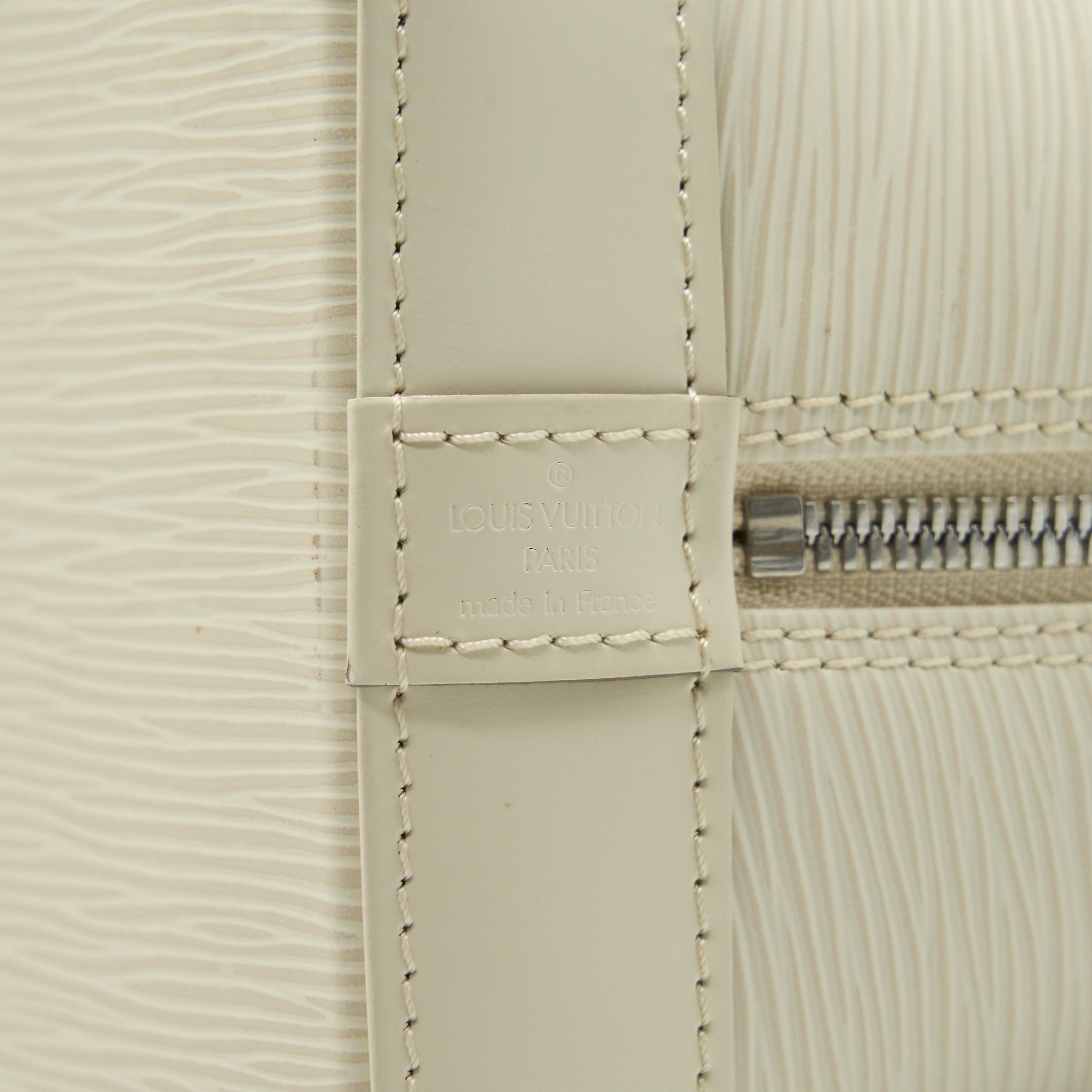 LOUIS VUITTON ALMA MM EPI LEATHER WHITE SHW