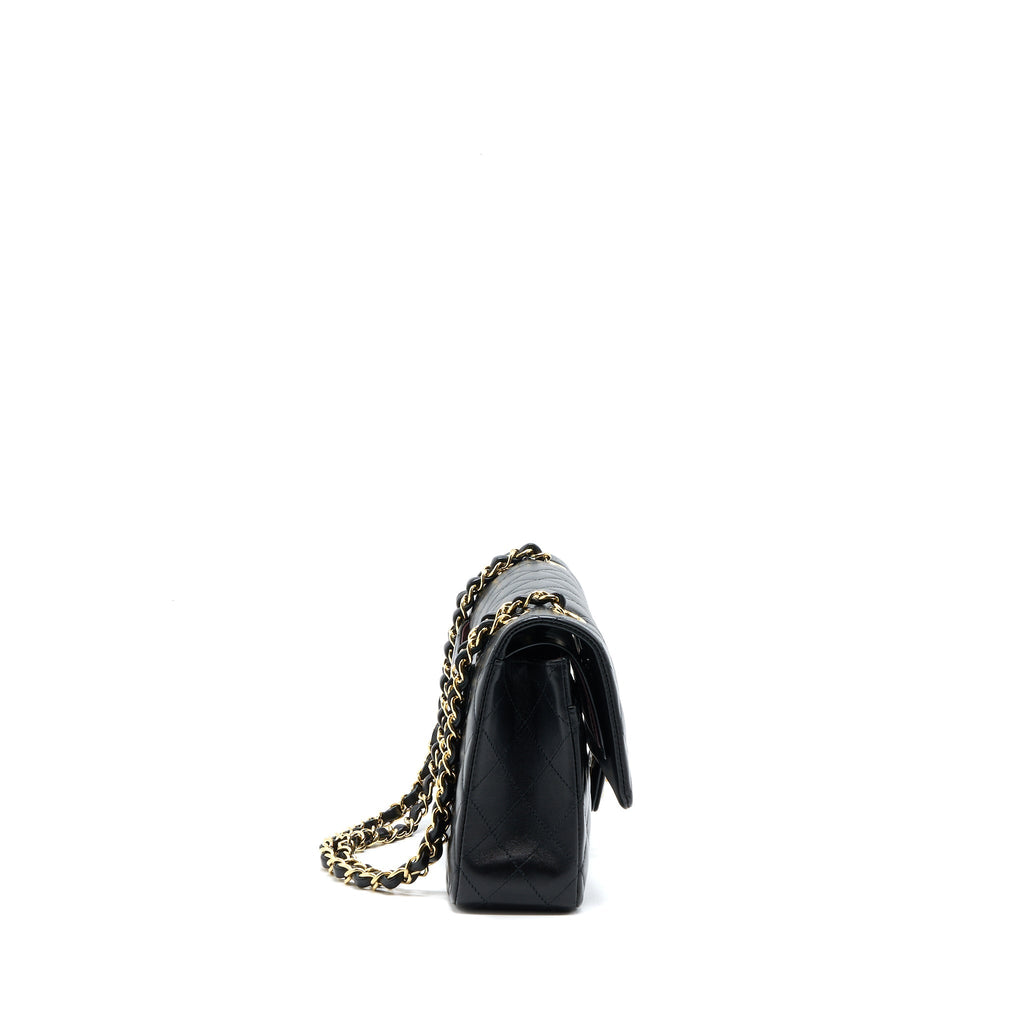 CHANEL MEDIUM CLASSIC DOUBLE FLAP BAG LAMBSKIN BLACK LGHW (MICROCHIP)
