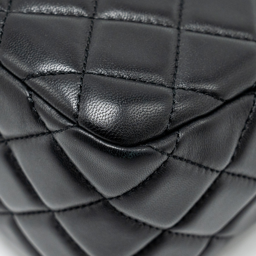 CHANEL 22B PEARL CRUSH HOBO BAG LAMBSKIN BLACK GHW (MICROCHIP)