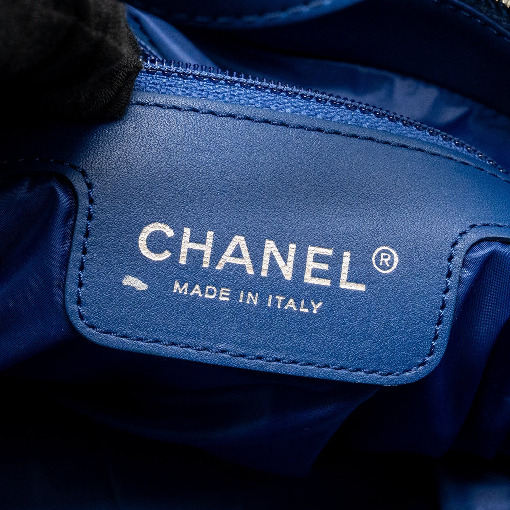 CHANEL 19P DEAUVILLE BIARRITZ VENICE TOTE TWEED WHITE / BLUE SHW