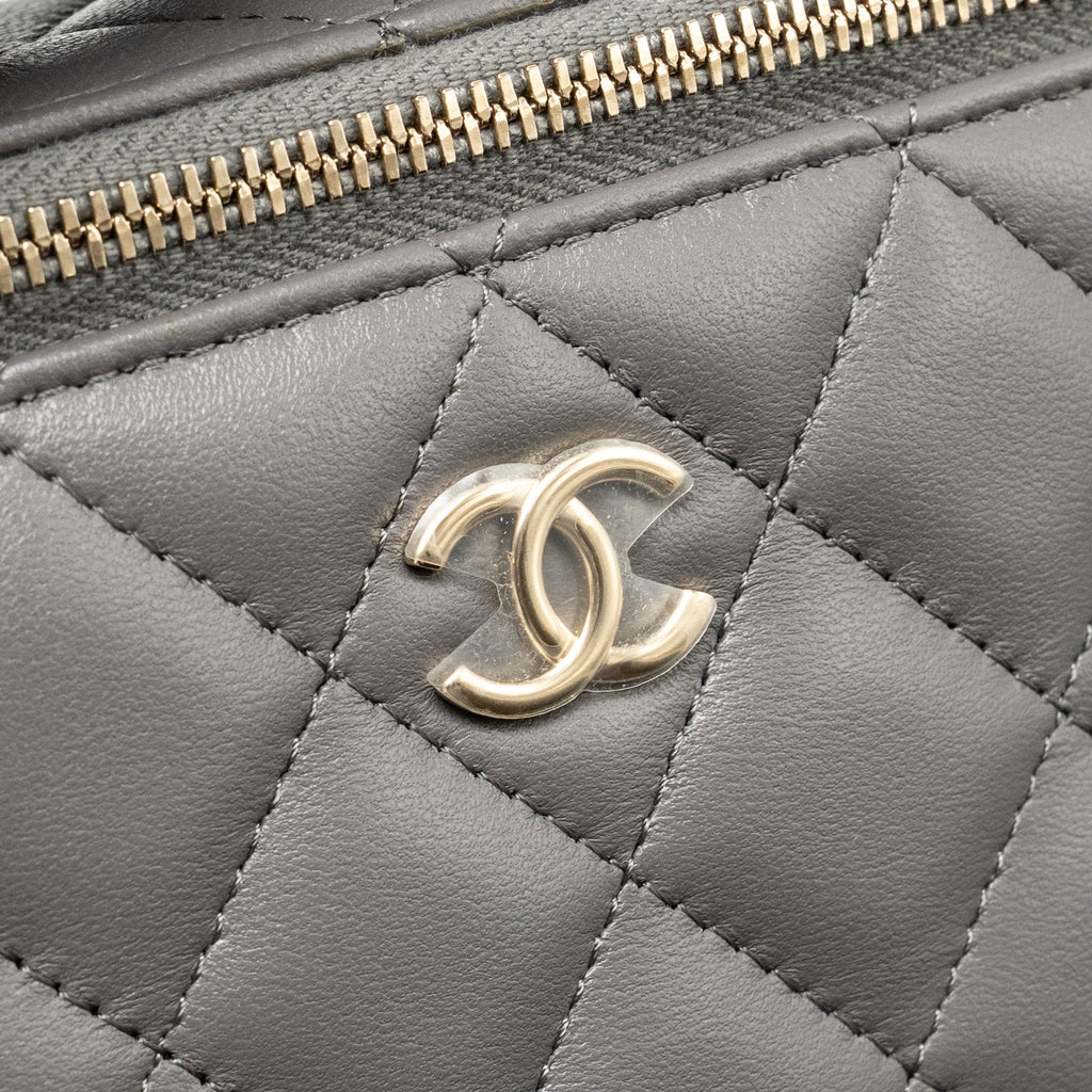 CHANEL TOP HANDLE LONG VANITY WITH CHAIN LAMBSKIN GREY LGHW (MICROCHIP)