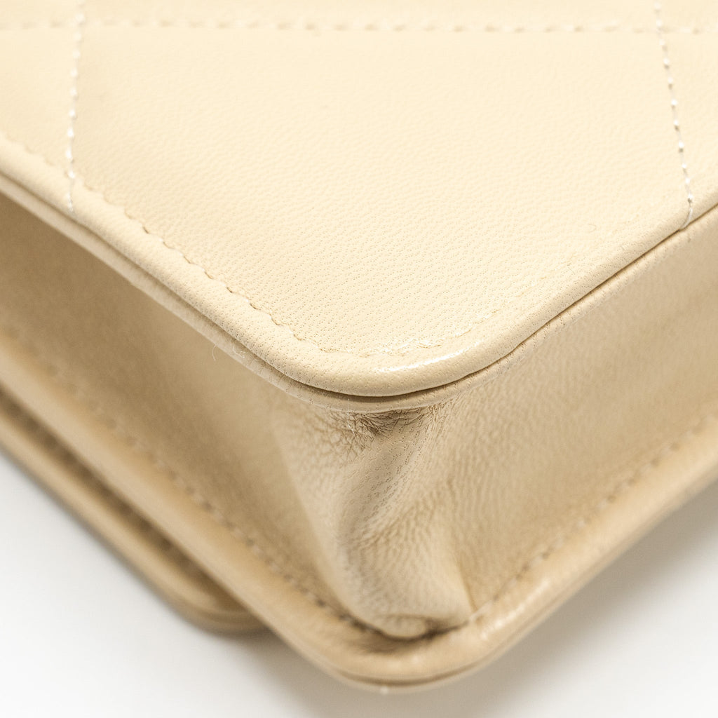 CHANEL 19 WALLET ON CHAIN LAMBSKIN LIGHT BEIGE MULTICOLOUR HARDWARE