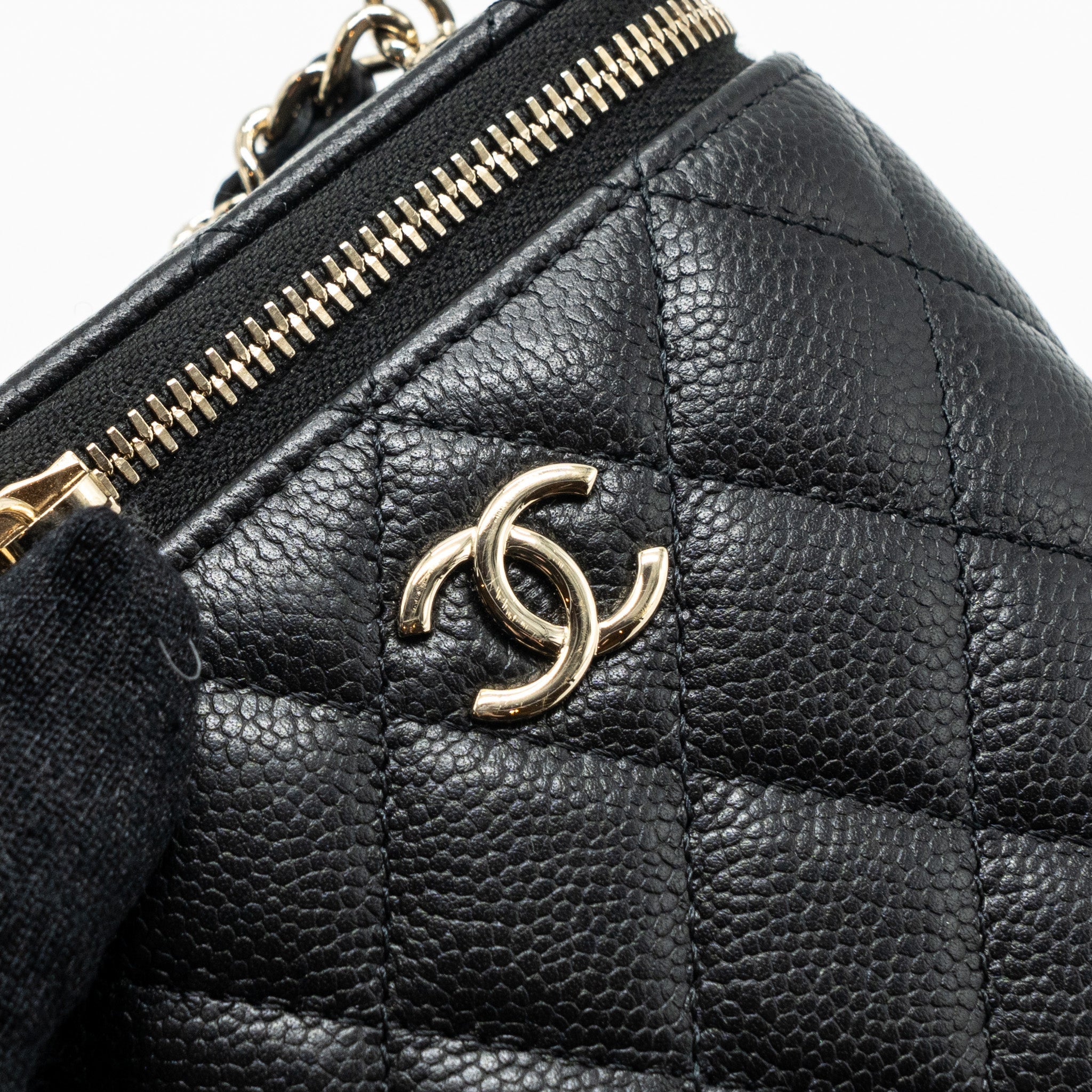 CHANEL VANITY CASE WITH DETAIL CC LOGO ON CHAIN CAVIAR BLACK LGHW