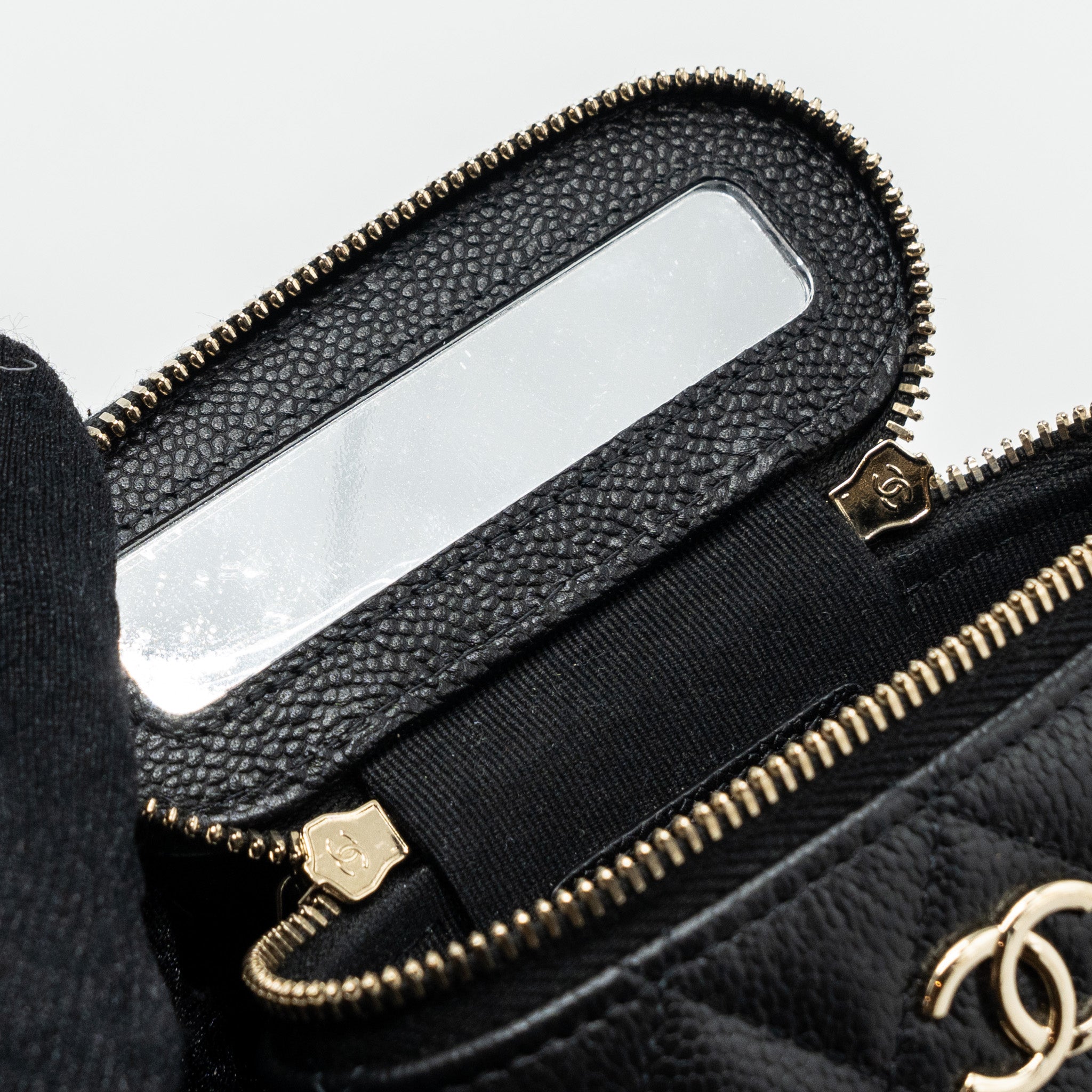 CHANEL VANITY CASE WITH DETAIL CC LOGO ON CHAIN CAVIAR BLACK LGHW