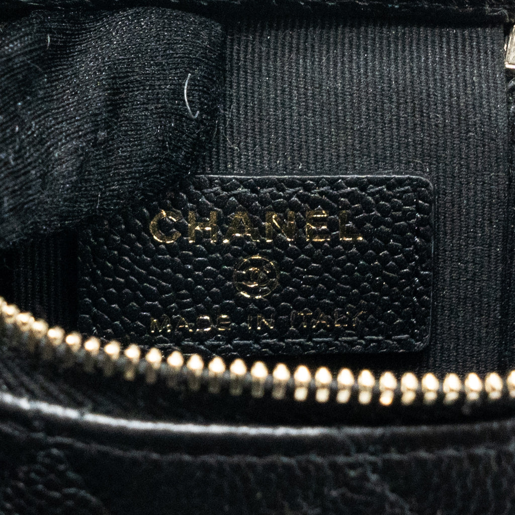 CHANEL VANITY CASE WITH DETAIL CC LOGO ON CHAIN CAVIAR BLACK LGHW