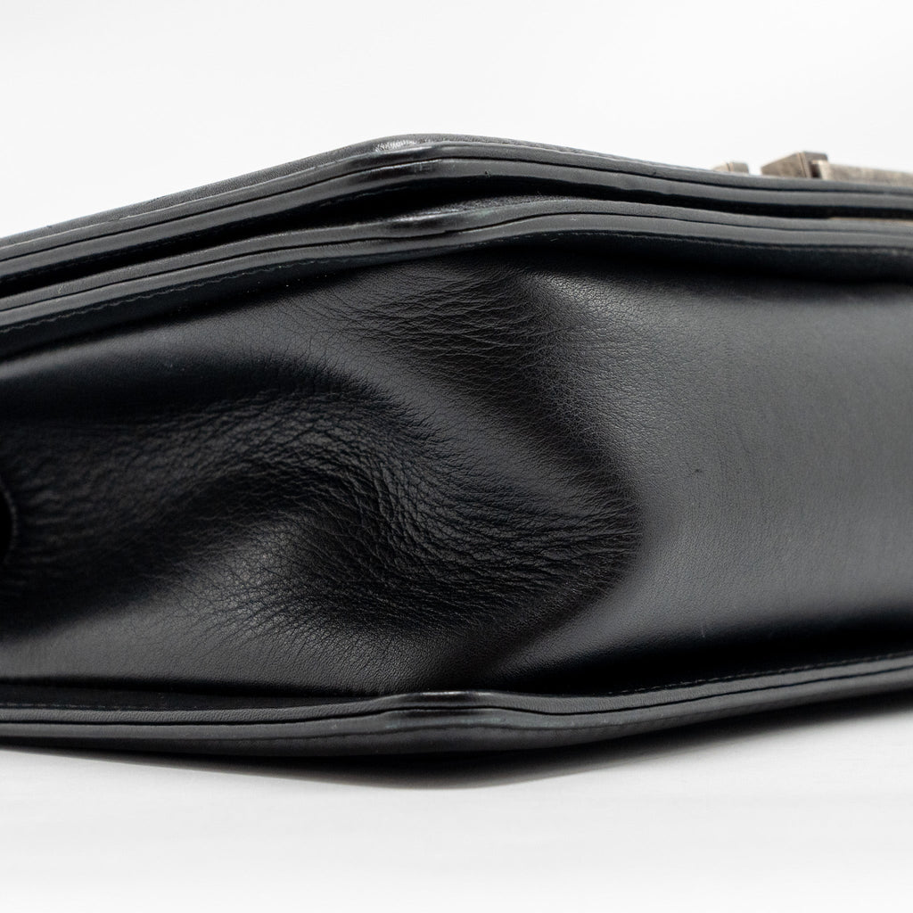 CHANEL MEDIUM BOY BAG CALFSKIN BLACK RUTHENIUM HARDWARE