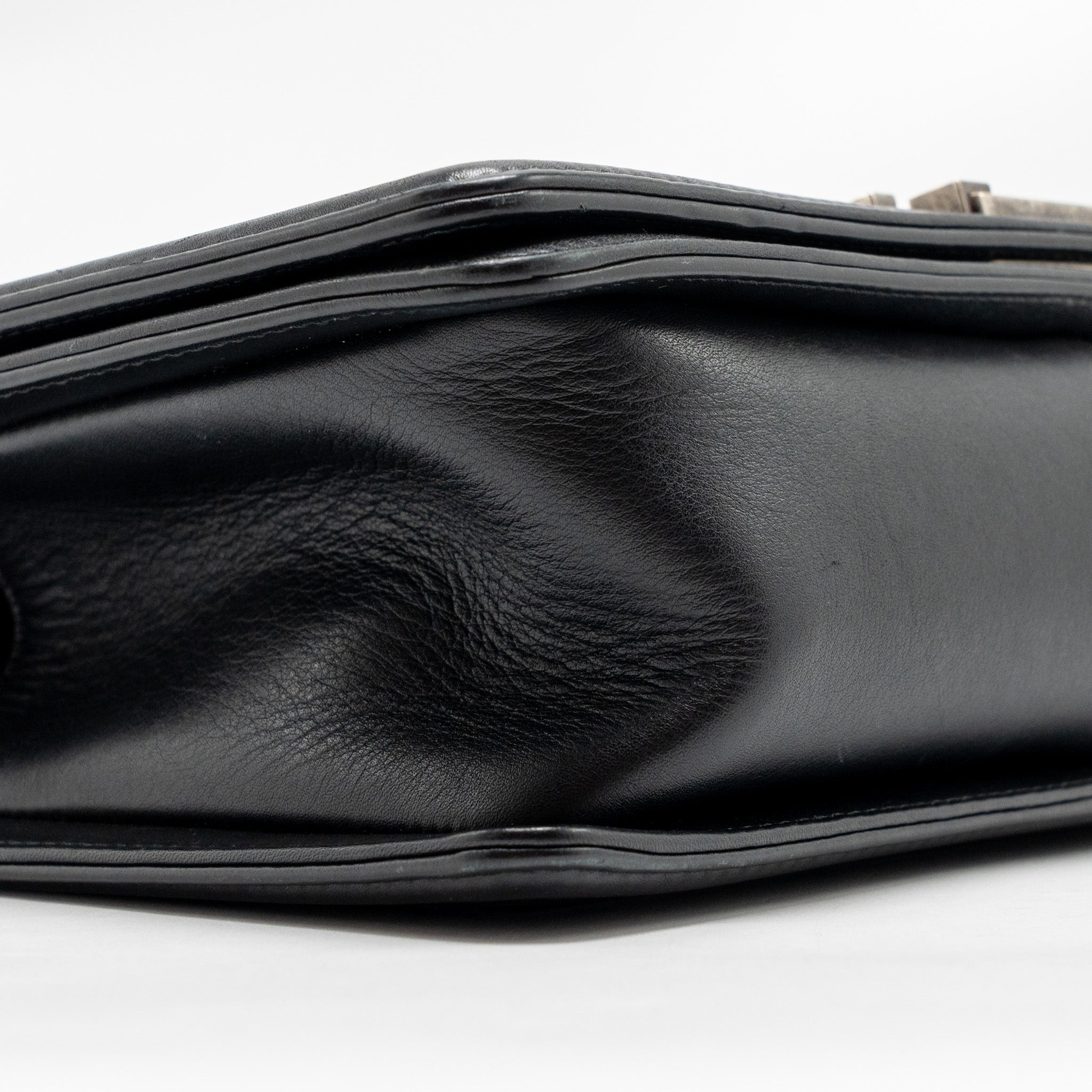 CHANEL MEDIUM BOY BAG CALFSKIN BLACK RUTHENIUM HARDWARE