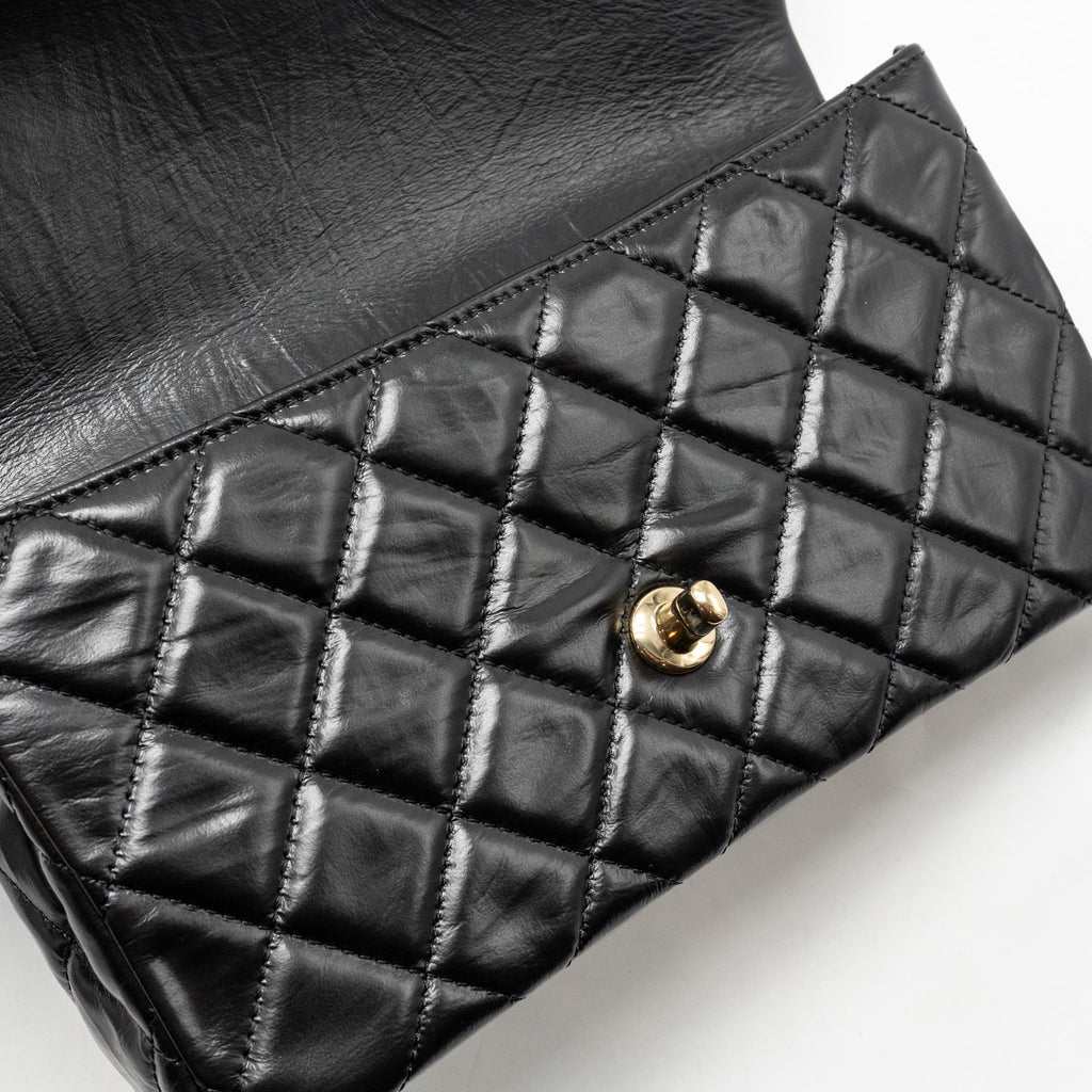 CHANEL 23A CLASSIC FLAP CLUTCH SHINY CALFSKIN BLACK GHW (MICROCHIP)