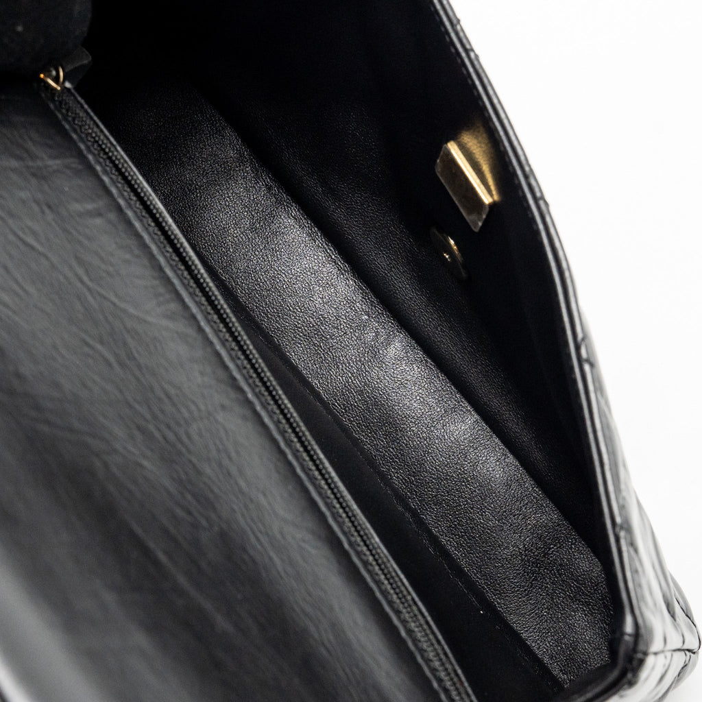 CHANEL 23A CLASSIC FLAP CLUTCH SHINY CALFSKIN BLACK GHW (MICROCHIP)