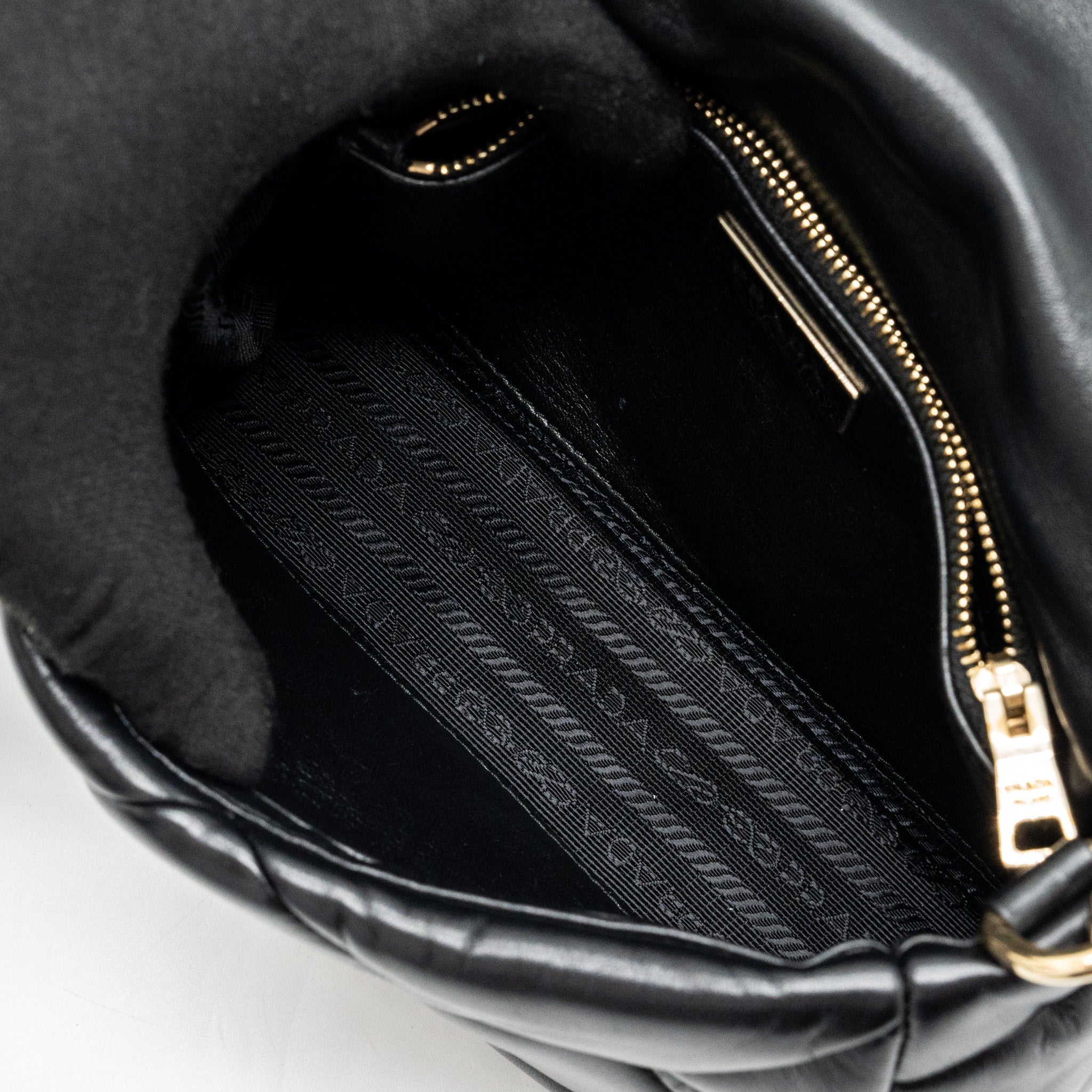 PRADA PATTINA IN PELLE NAPPA PATCH BLACK GHW