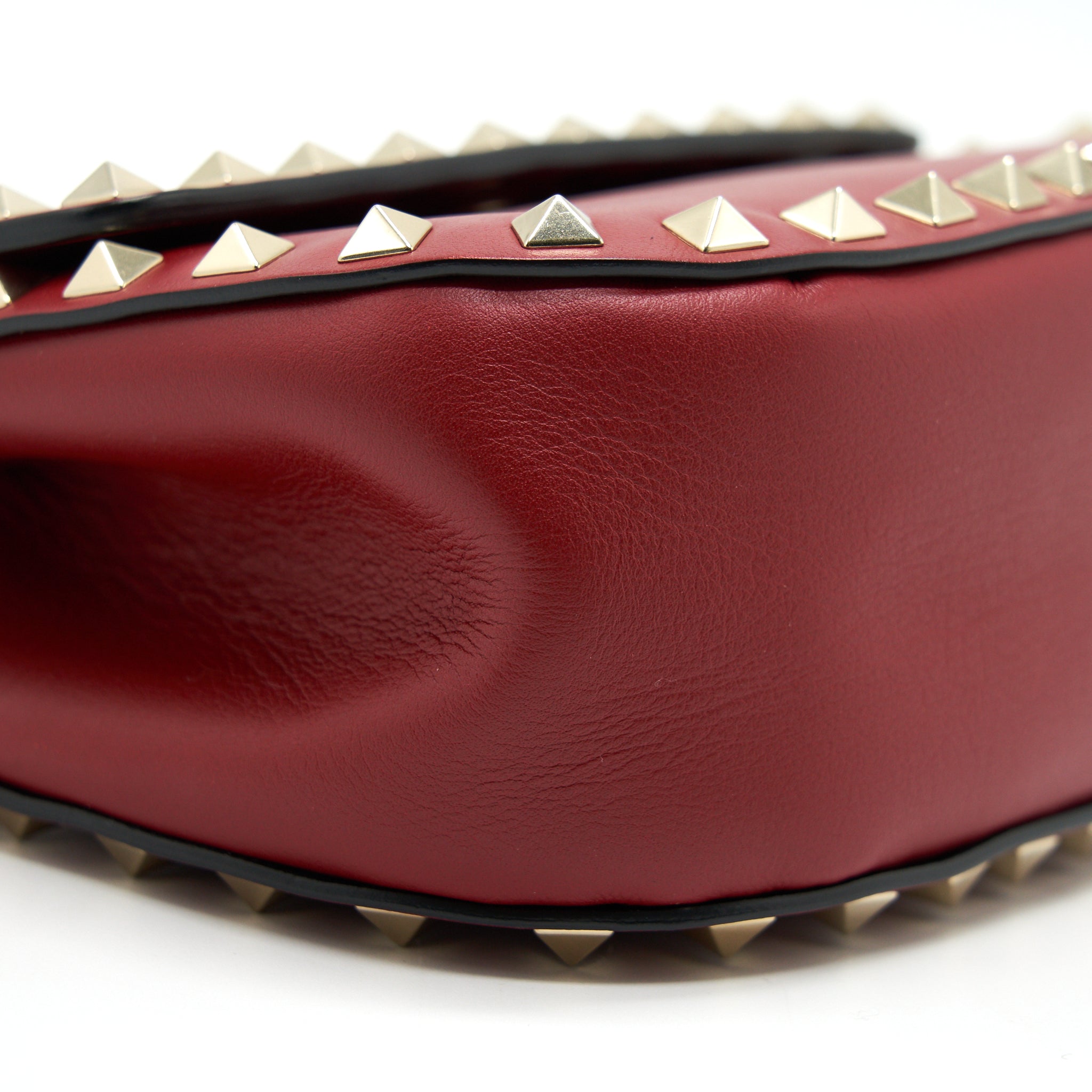 VALENTINO ROCKSTUD SMALL SADDLE BAG IN RED