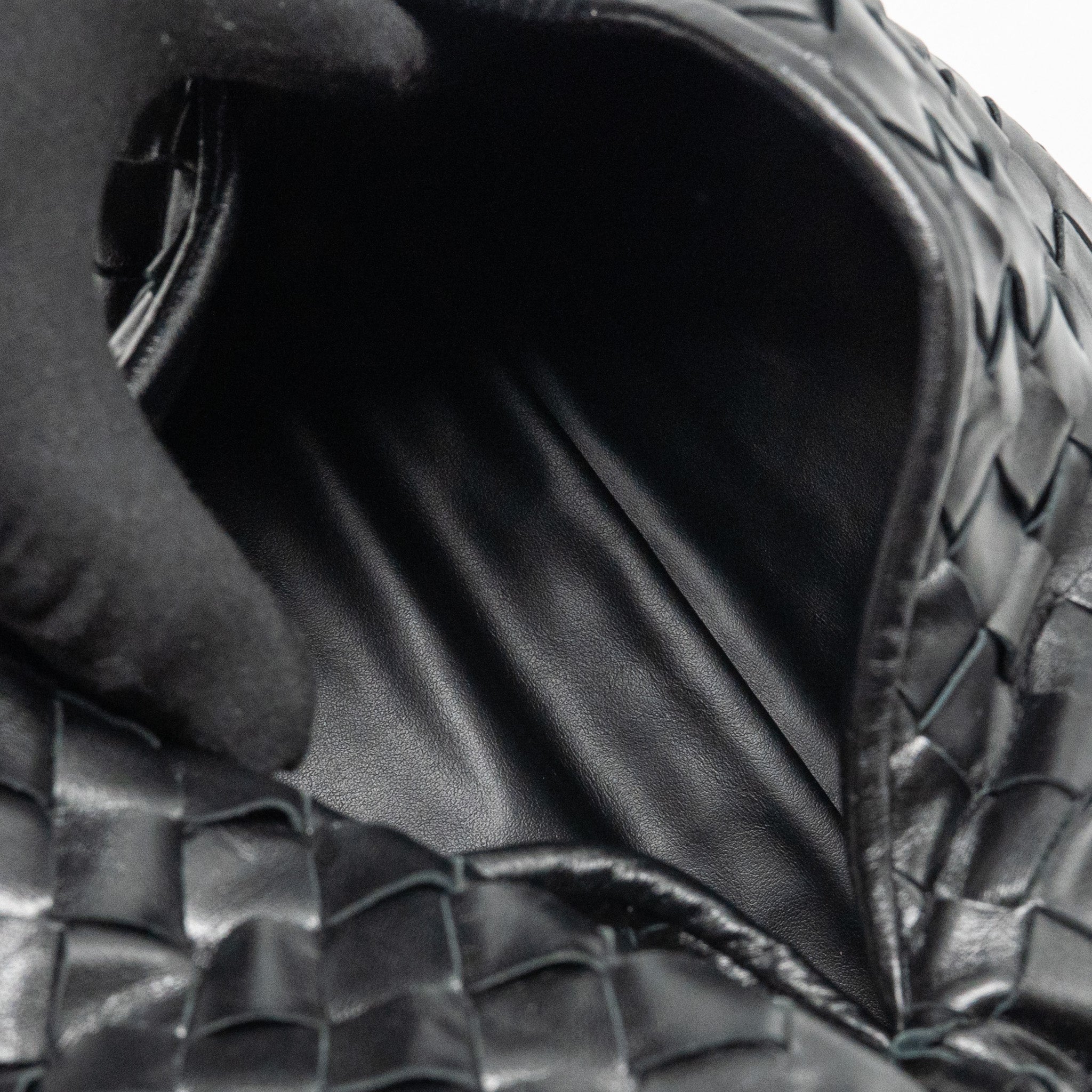 BOTTEGA VENETA HOP BAG CALFSKIN BLACK GHW