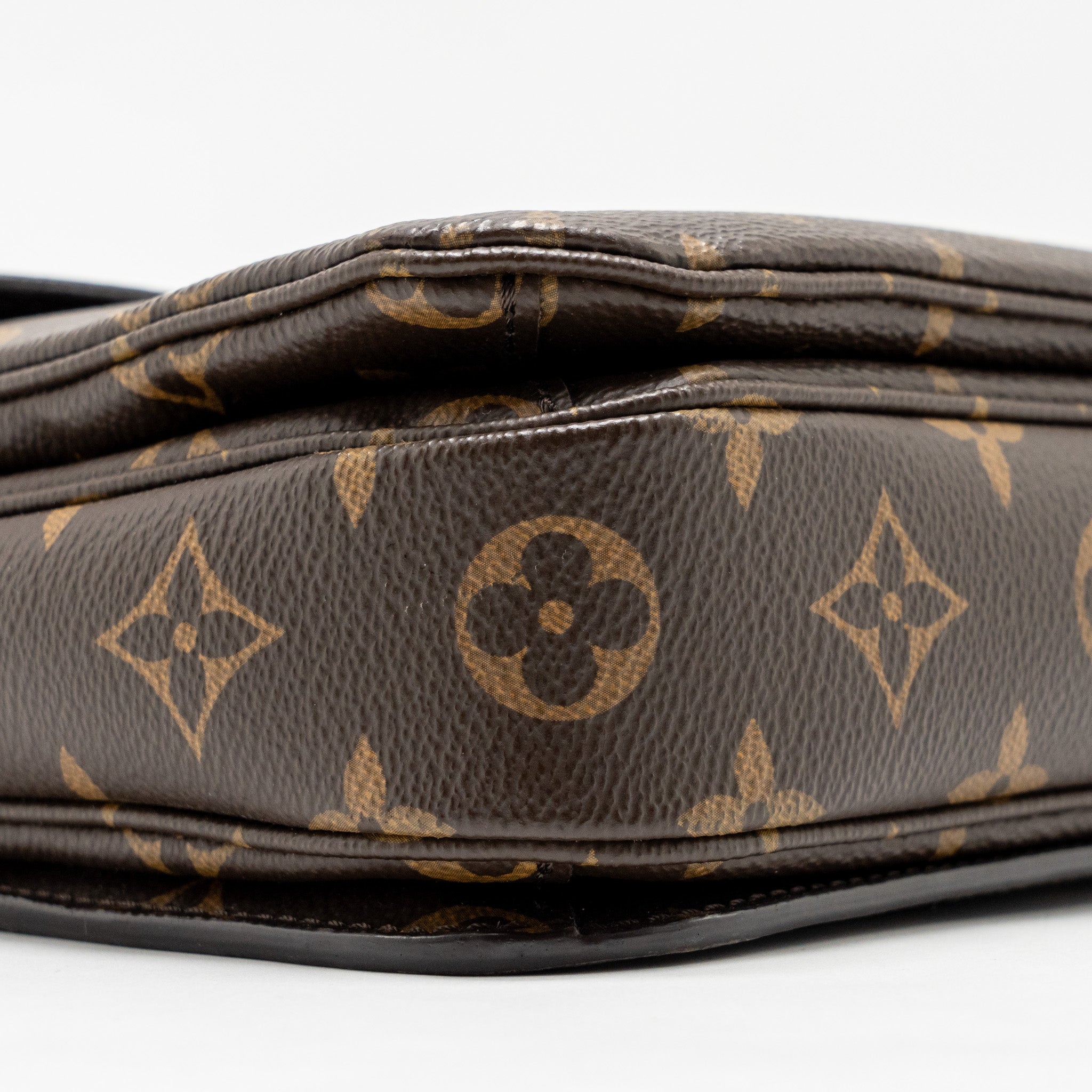 LOUIS VUITTON POCHETTE MÉTIS MONOGRAM CANVAS GHW