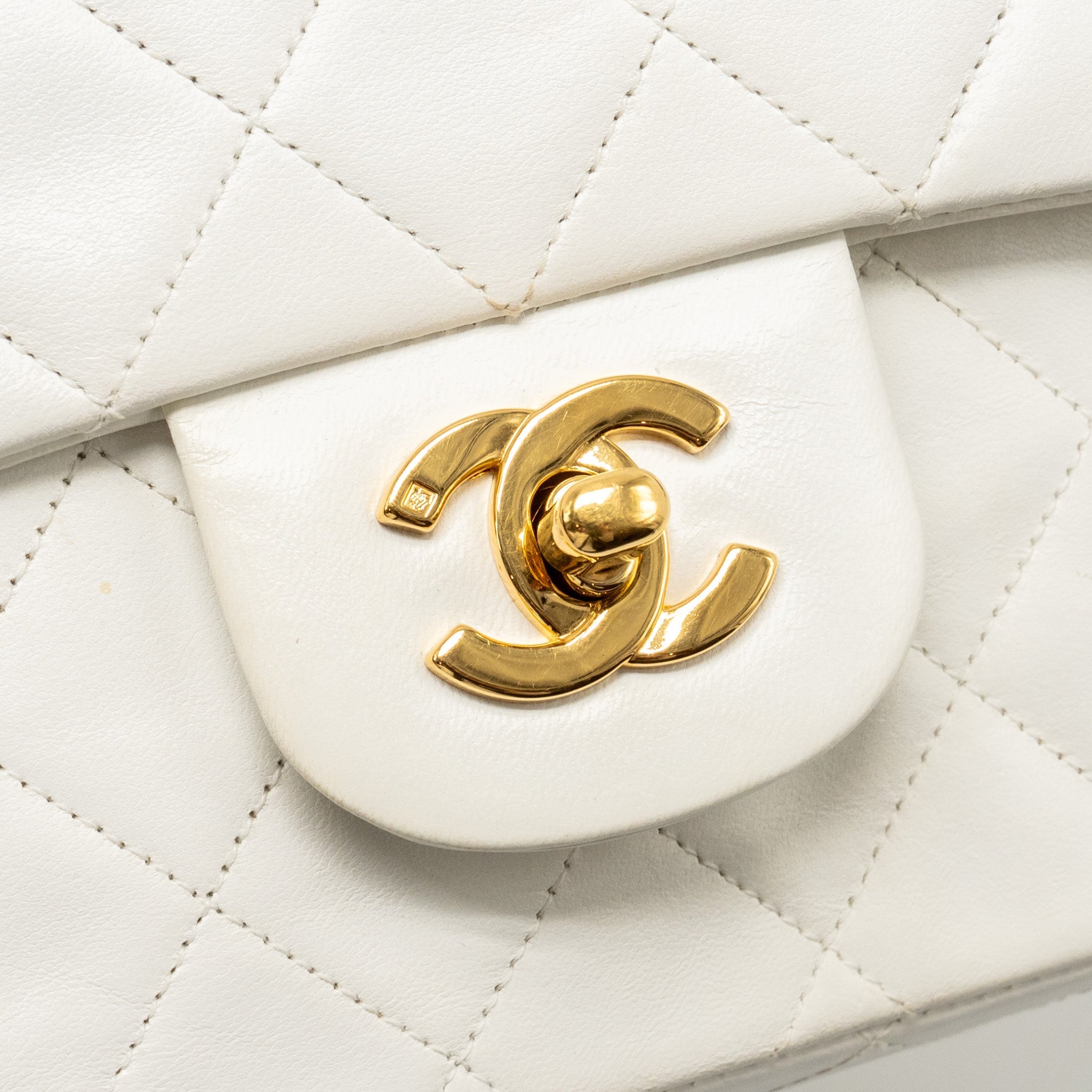 CHANEL VINTAGE MEDIUM CLASSIC DOUBLE FLAP BAG WHITE LAMBSKIN GHW