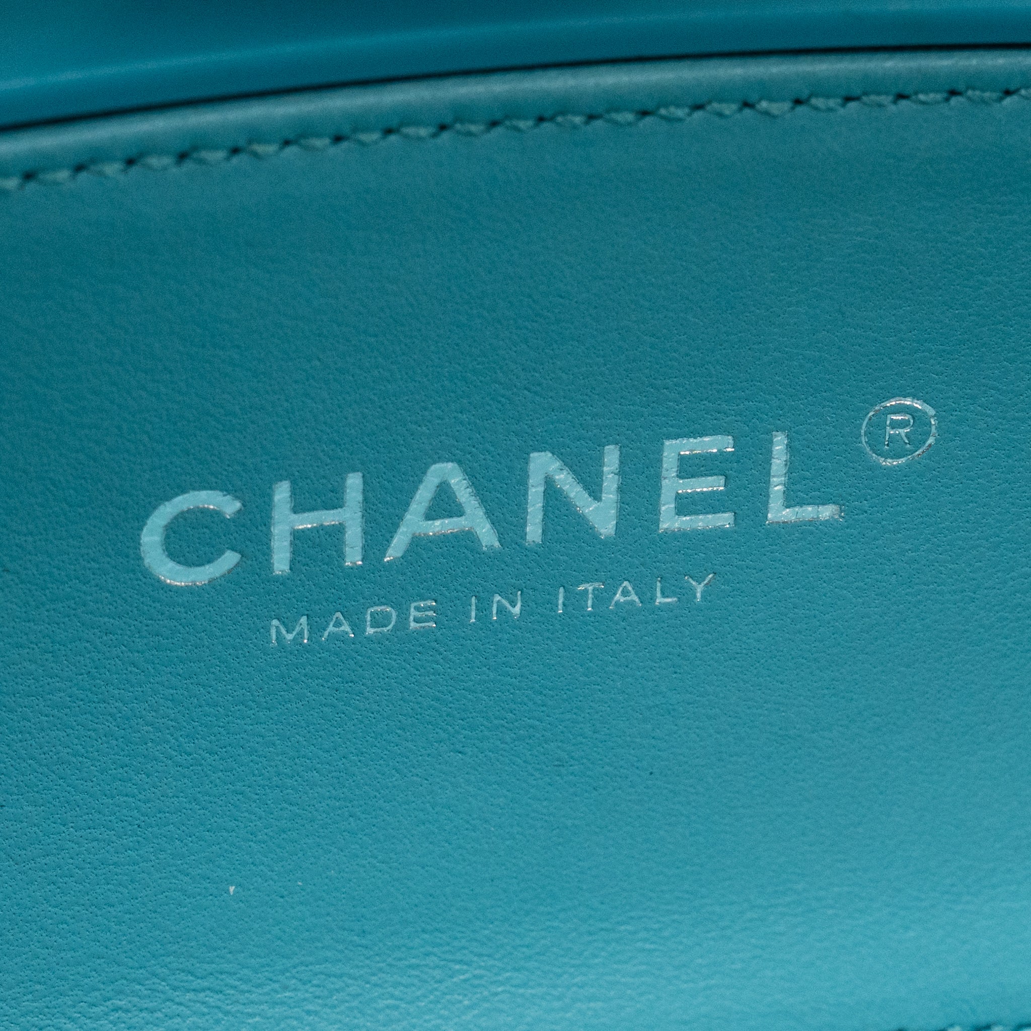 CHANEL 19K MINAUDIERE LIMITED SNOW GONDOLA CLUTCH EVENING BAG ACRYLIC PLASTIC BLUE SHW
