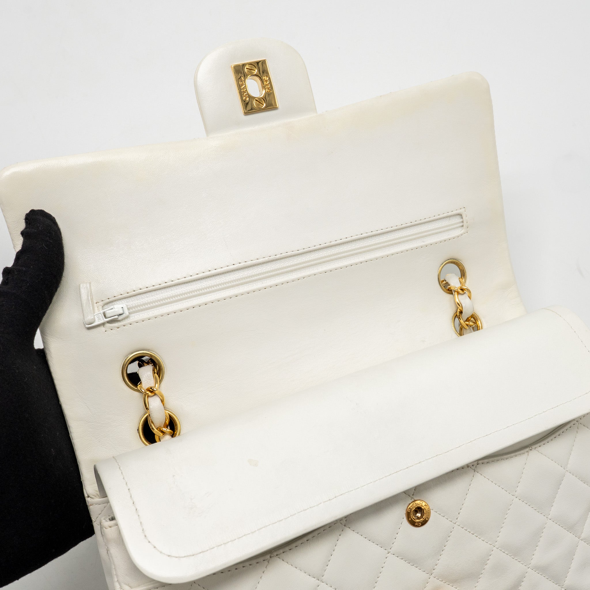 CHANEL VINTAGE MEDIUM CLASSIC DOUBLE FLAP BAG WHITE LAMBSKIN GHW