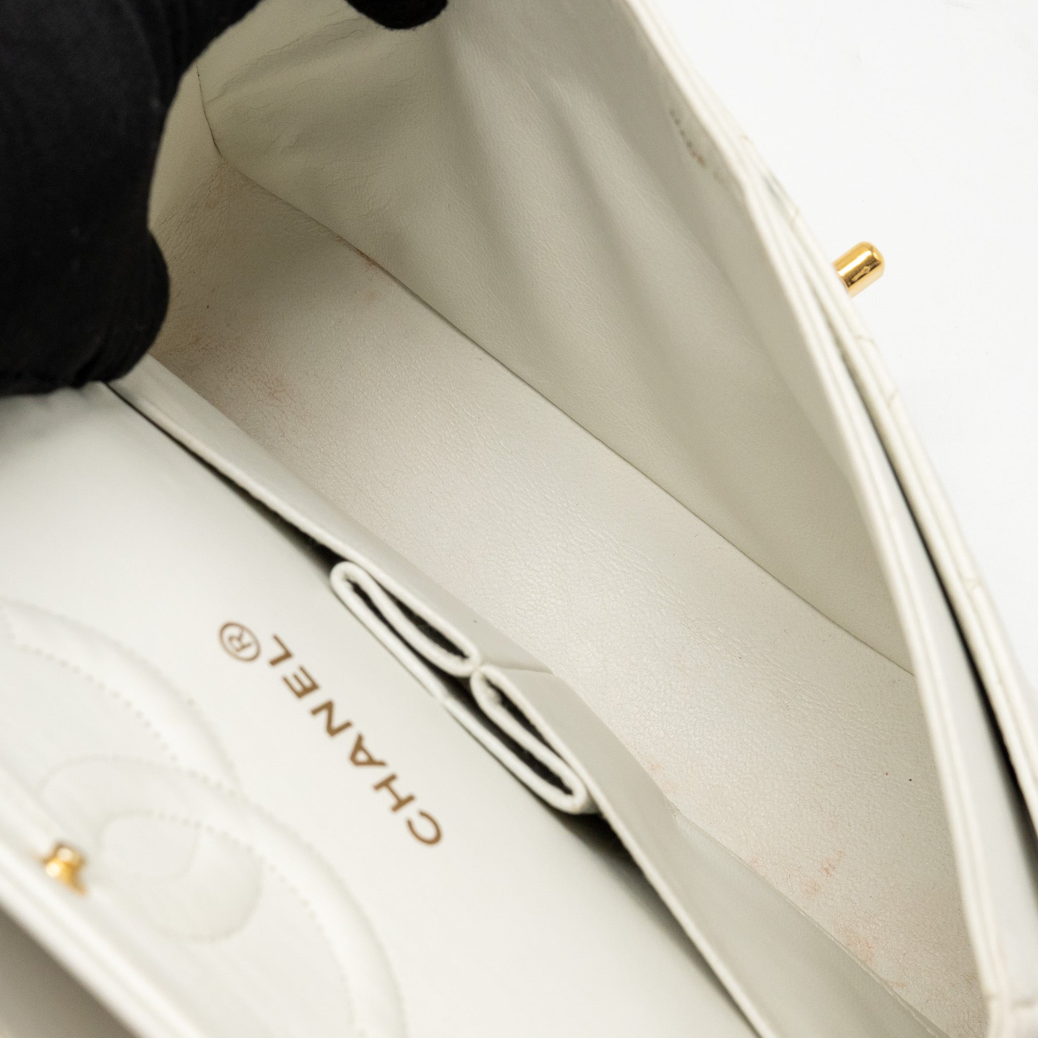 CHANEL VINTAGE MEDIUM CLASSIC DOUBLE FLAP BAG WHITE LAMBSKIN GHW