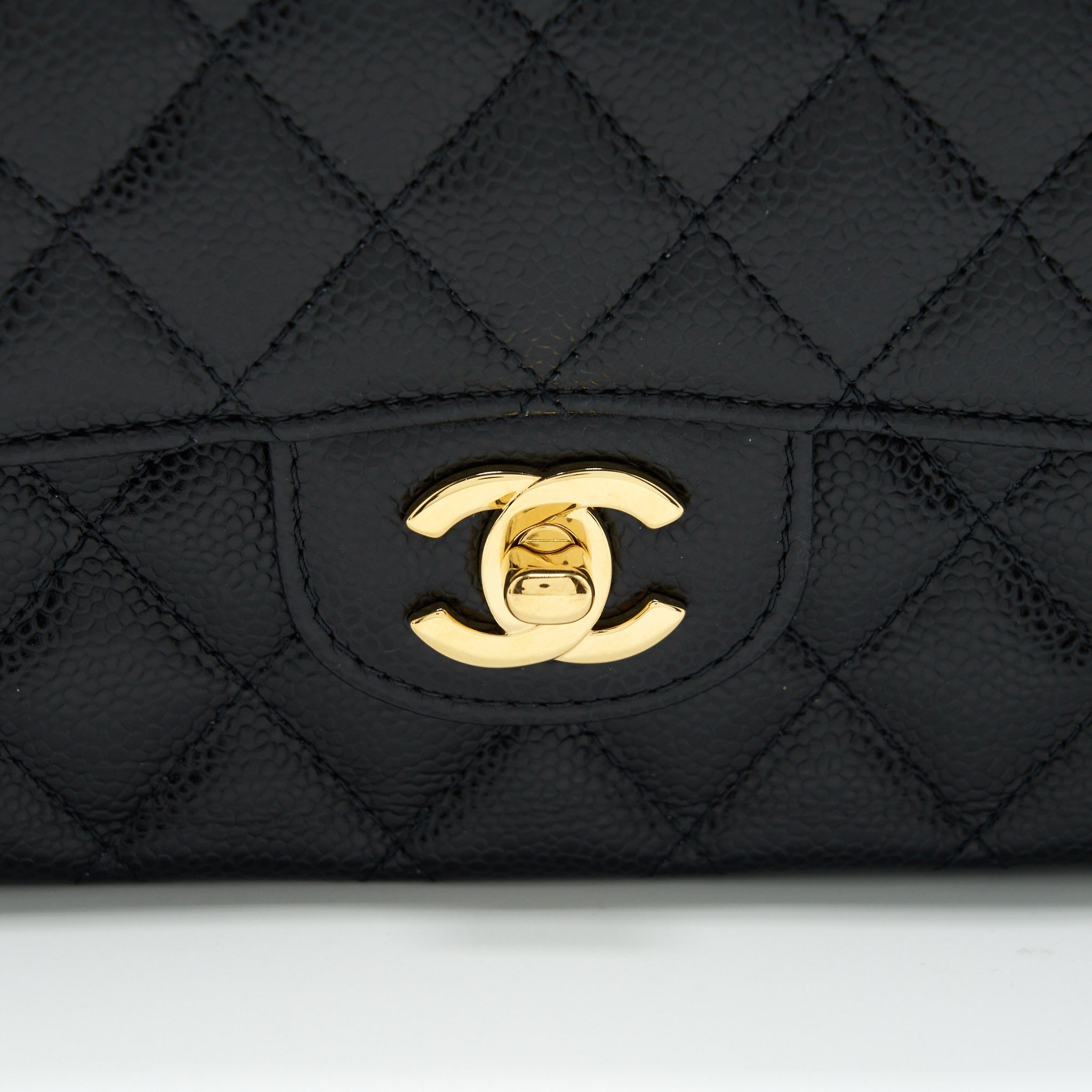 CHANEL MEDIUM CLASSIC FLAP BAG CAVIAR BLACK GHW