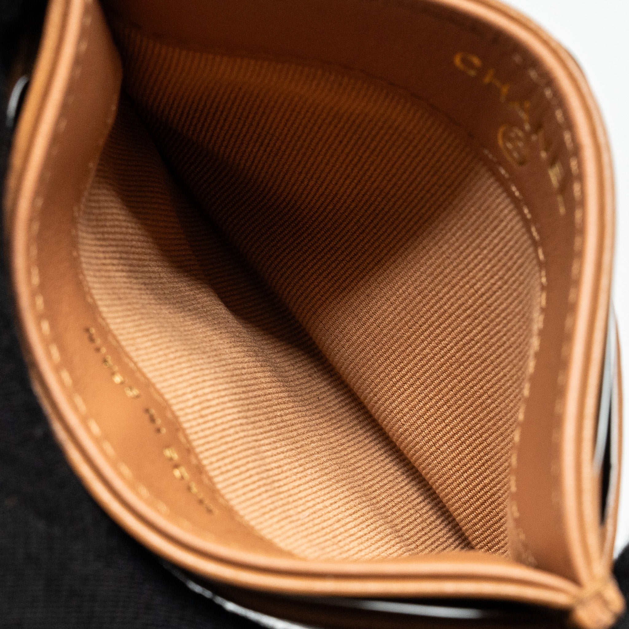 CHANEL 19 CARD HOLDER LAMBSKIN CARAMEL GHW (MICROCHIP)