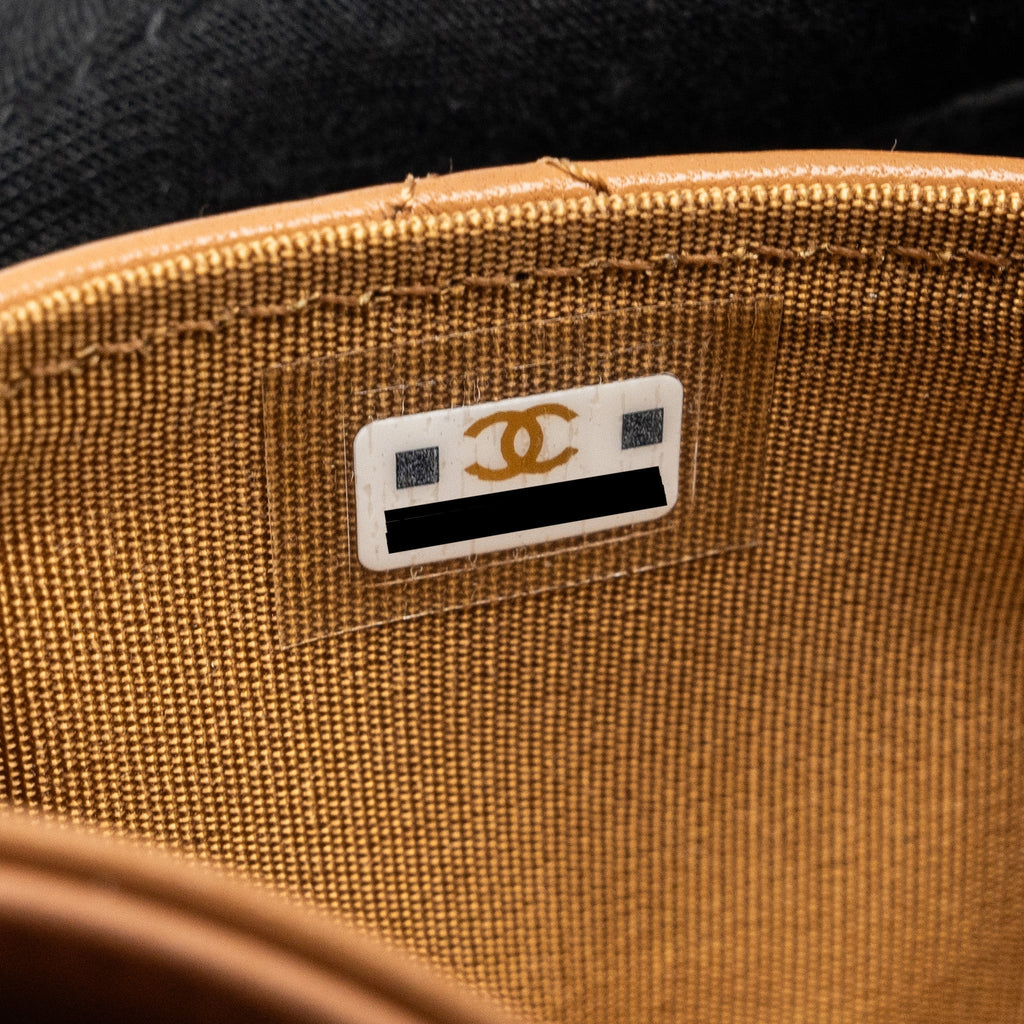 CHANEL 19 CARD HOLDER LAMBSKIN CARAMEL GHW (MICROCHIP)