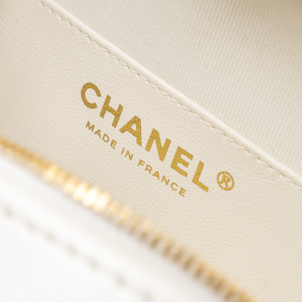 CHANEL 22S HEART BAG LAMBSKIN WHITE LGHW (MICROCHIP)