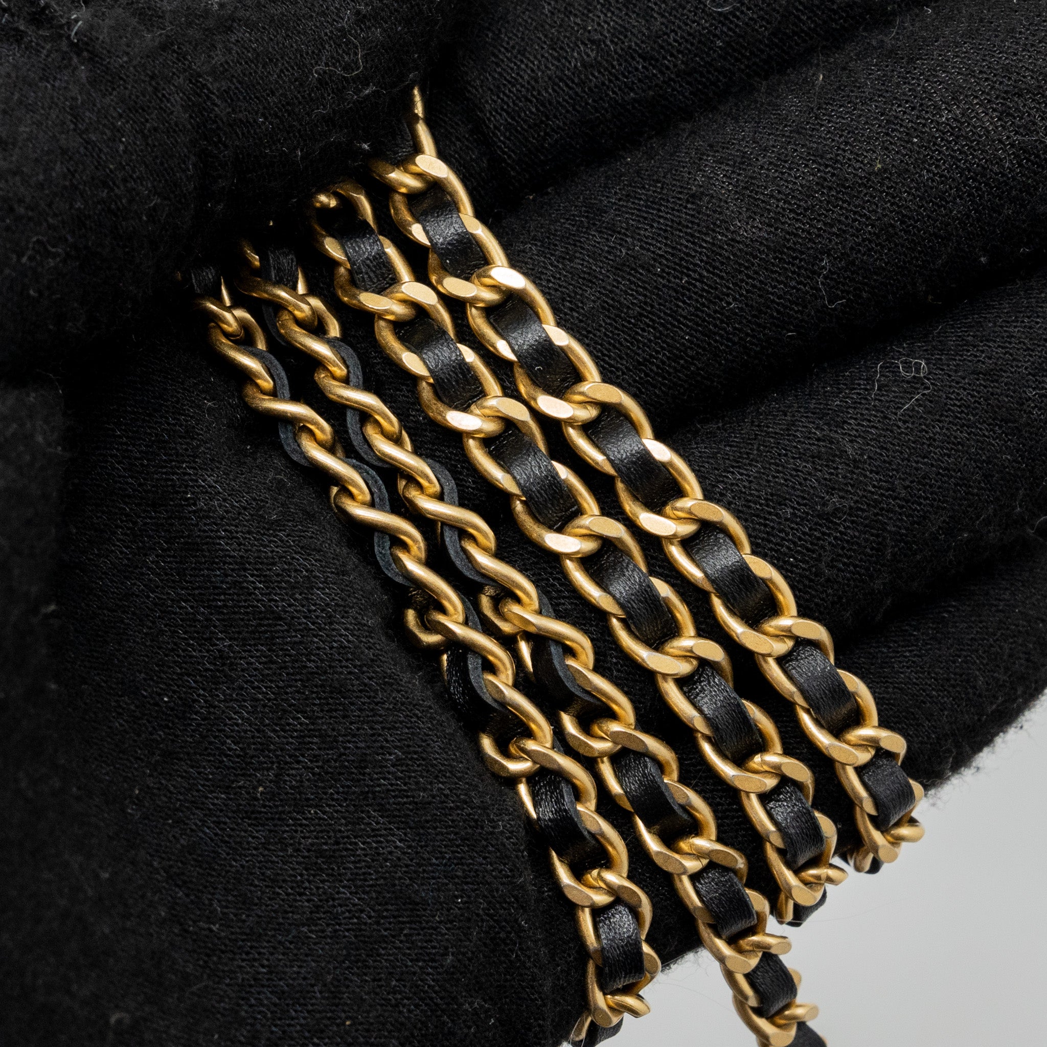 CHANEL 24C GOLD CRUSH WALLET ON CHAIN CALFSKIN BLACK GHW (MICROCHIP)