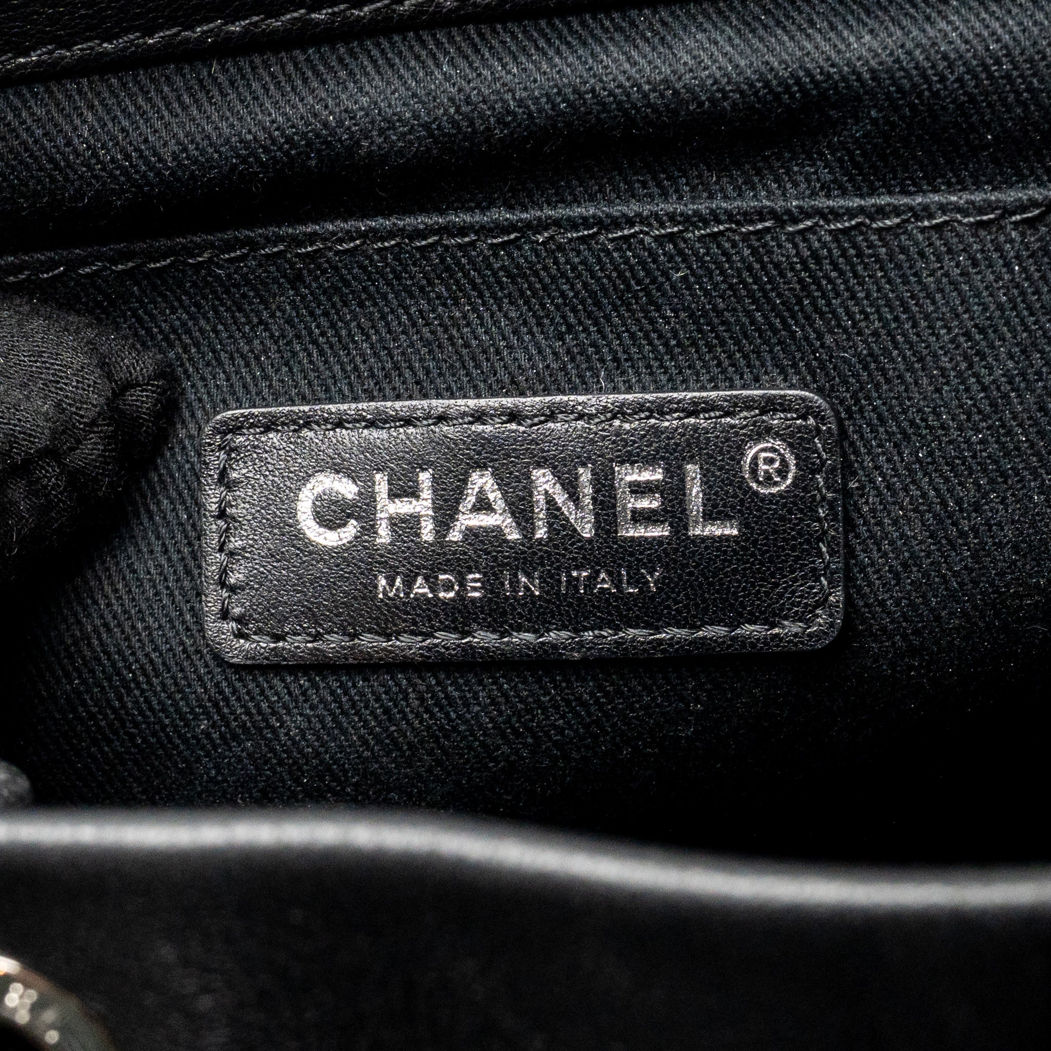 CHANEL QUILTED METALLIC BUBBLE BACKPACK LAMBSKIN BLACK MULTICOLOUR HARDWARE